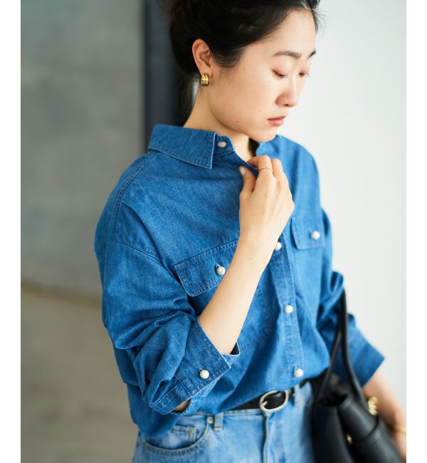  「《軽いシャツ素材》パールボタンデニムシャツ」|シャツ・ブラウス|