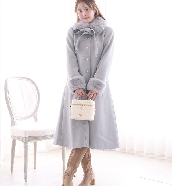  「【サイズ展開あり】襟/袖ファーマルチリボンロングコート」|その他|