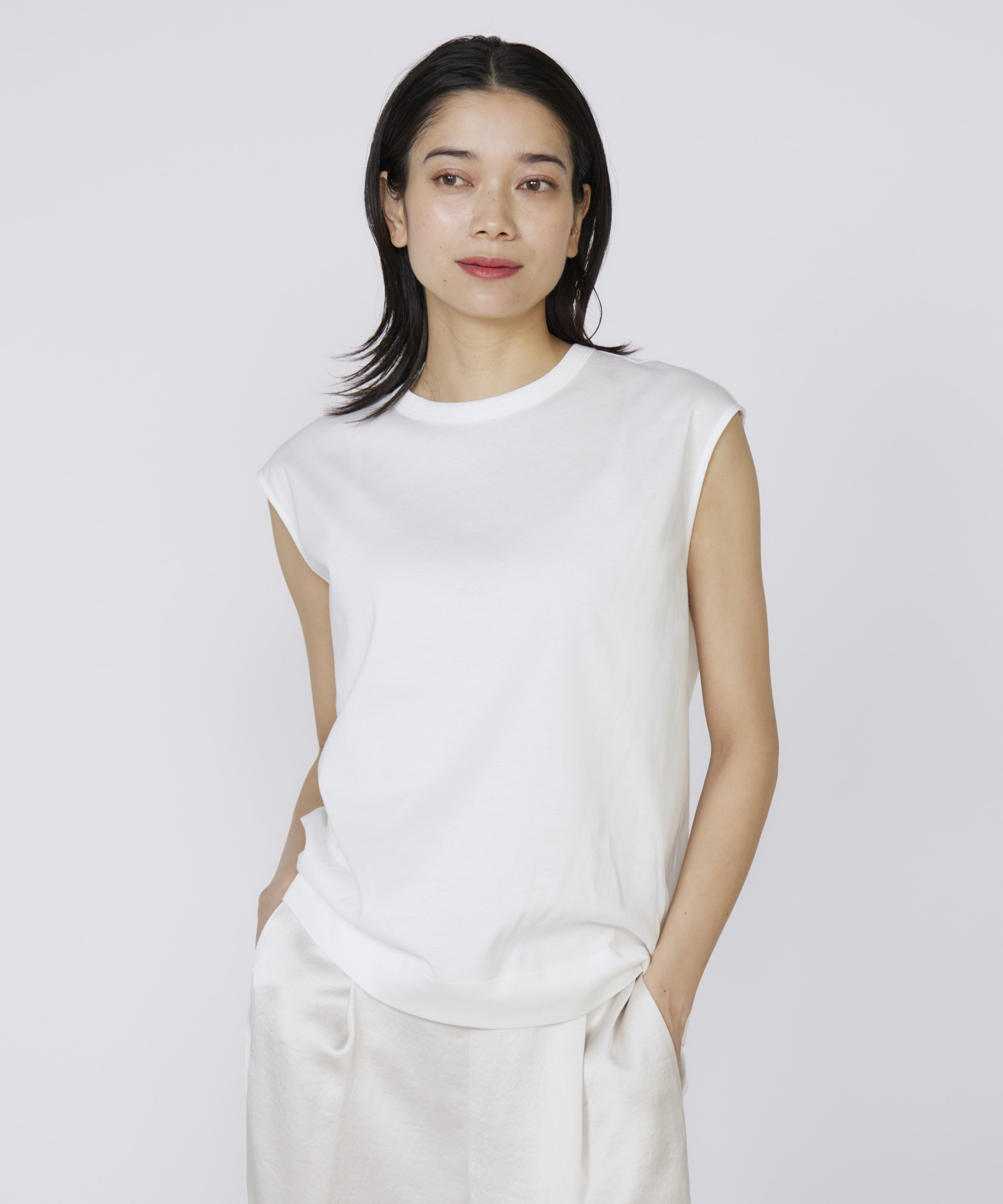 INED「《大きいサイズ》フレンチスリーブトップス」|Tシャツ・カットソー|ホワイト