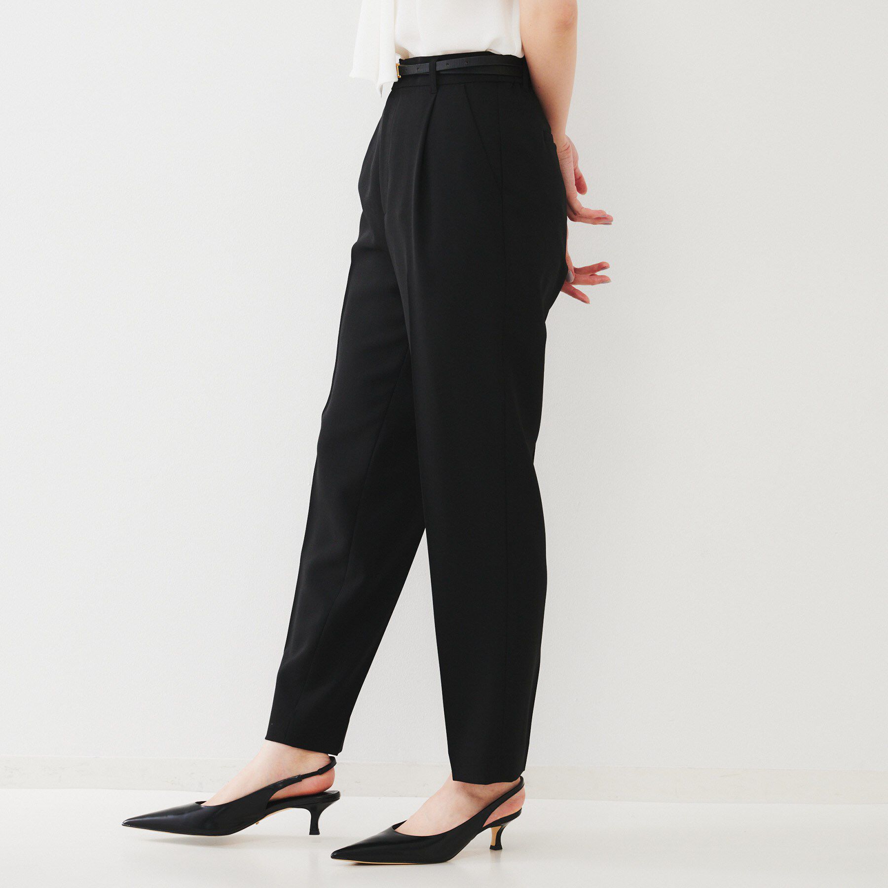 UNTITLED「【通勤スーツ】ライトウェイト テーパードパンツ」|その他|