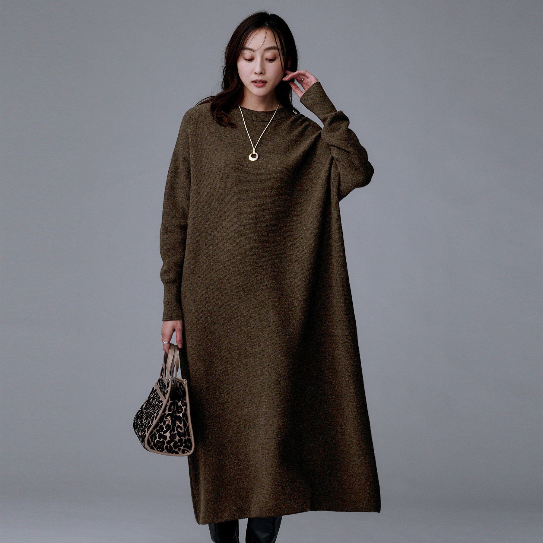 UNTITLED「【ロング丈/ゆったりシルエット】テントライン ニットワンピース」|ワンピース|