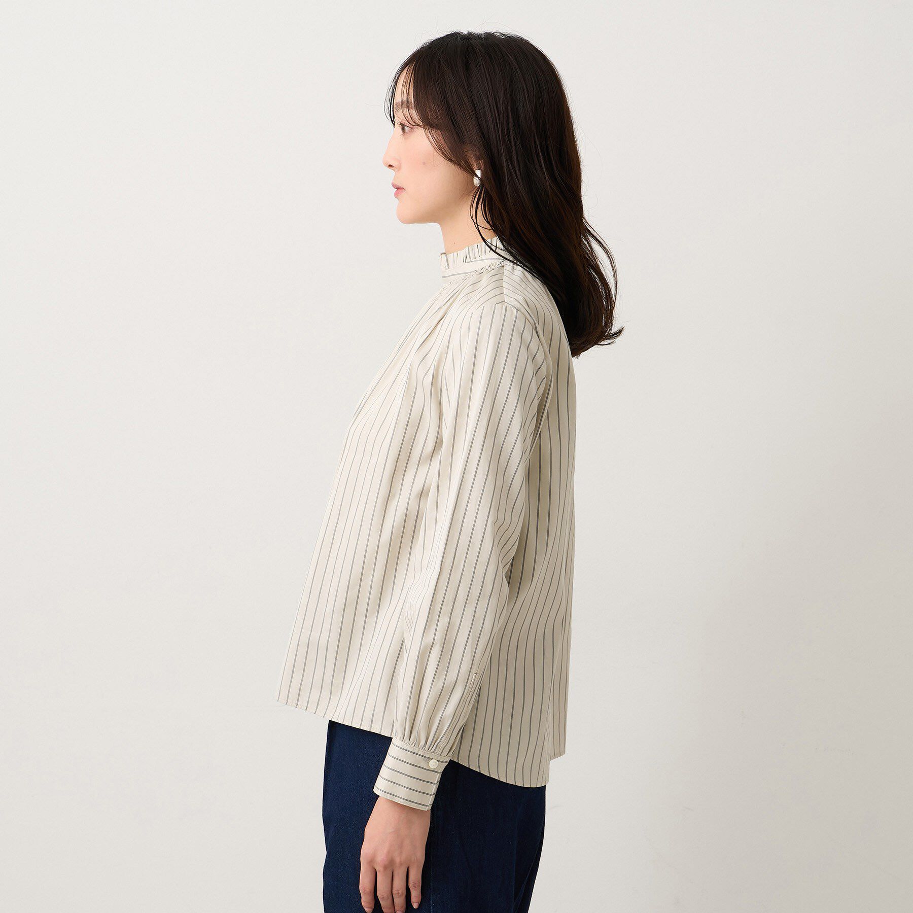 UNTITLED「【コットン100/洗える】シャーリングフリルネックブラウス」|シャツ・ブラウス|