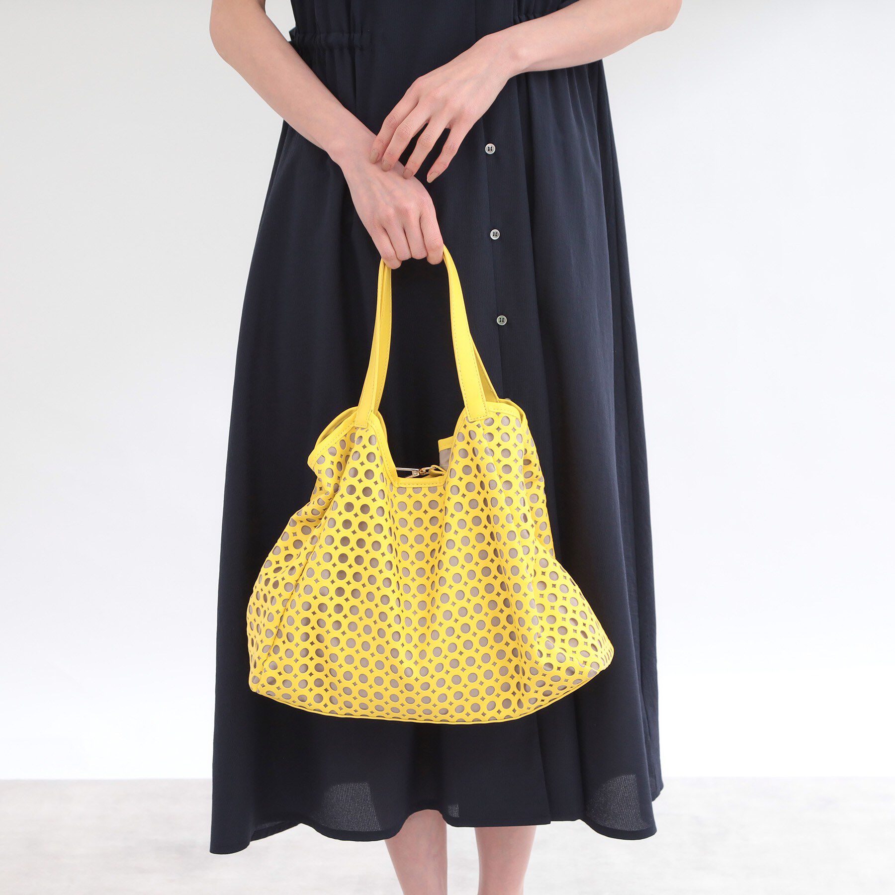 Reflect「サークルデザインパンチングトートバッグ」|トートバッグ|