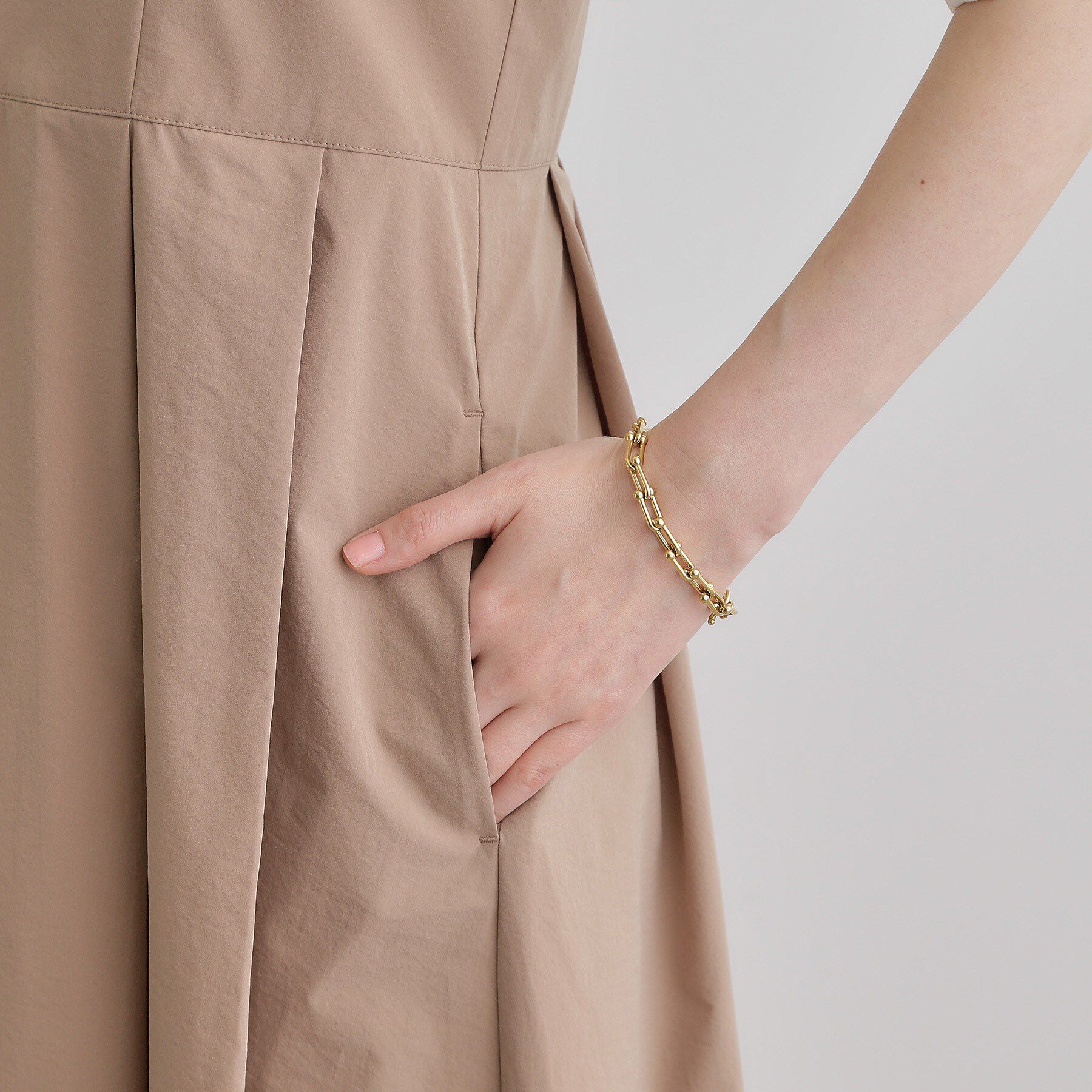 grove「【雑誌掲載】シルエットが映える洗練ジャンパードレス」|ワンピース|