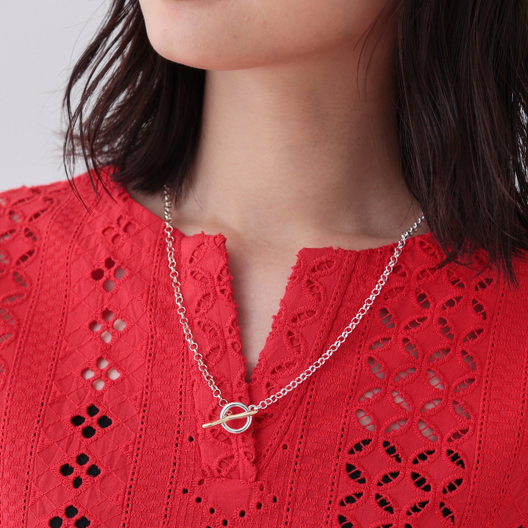 INDIVI「バイカラーショートネックレス」|ネックレス|