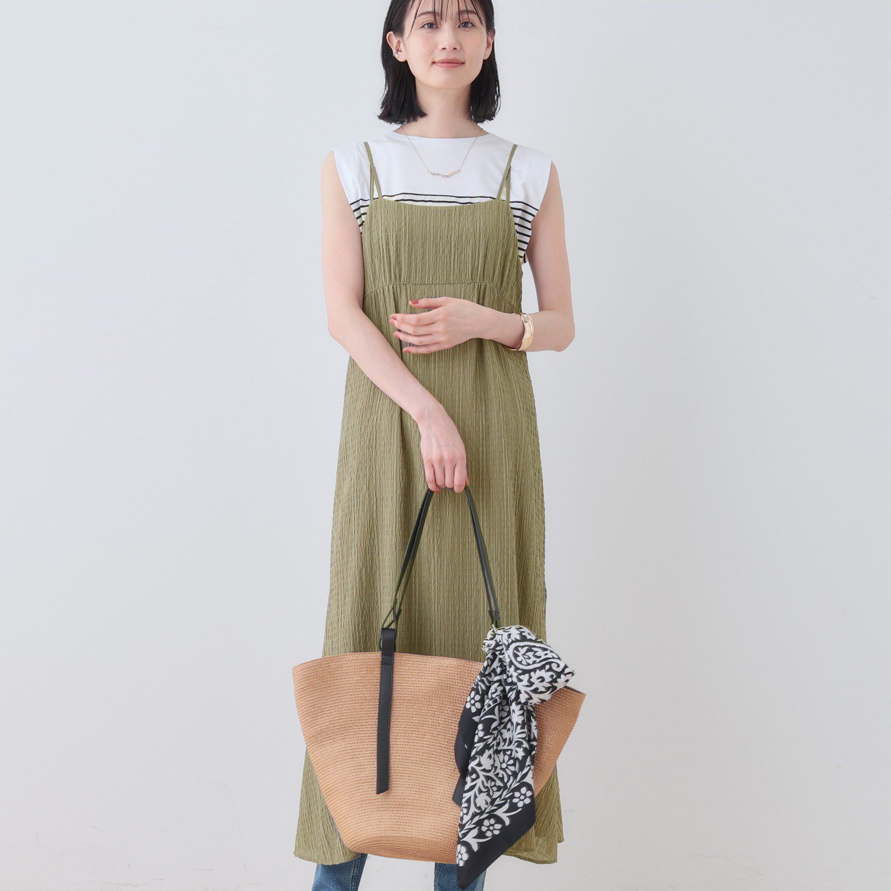 INDIVI「【洗える／凹凸素材】シャーリング調素材キャミワンピース」|ワンピース|オリーブグリーン(0