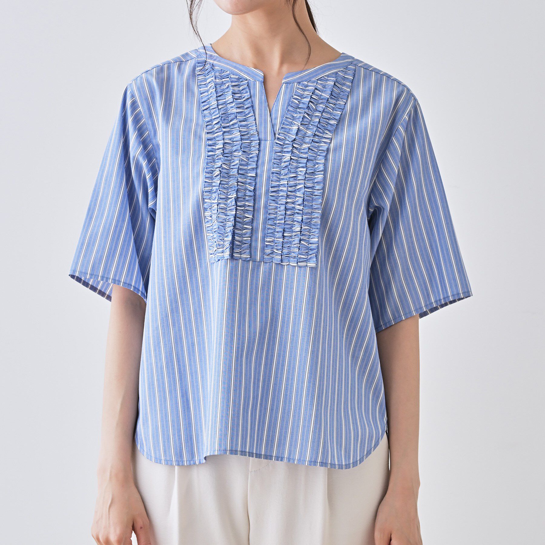 INDIVI「【洗える】胸元タックフリルブラウス」|シャツ・ブラウス|