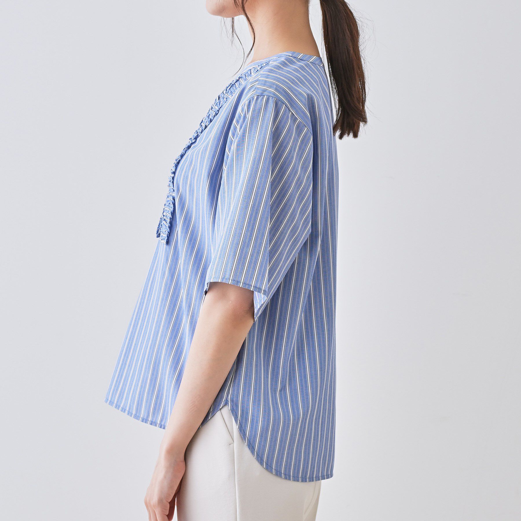 INDIVI「【洗える】胸元タックフリルブラウス」|シャツ・ブラウス|