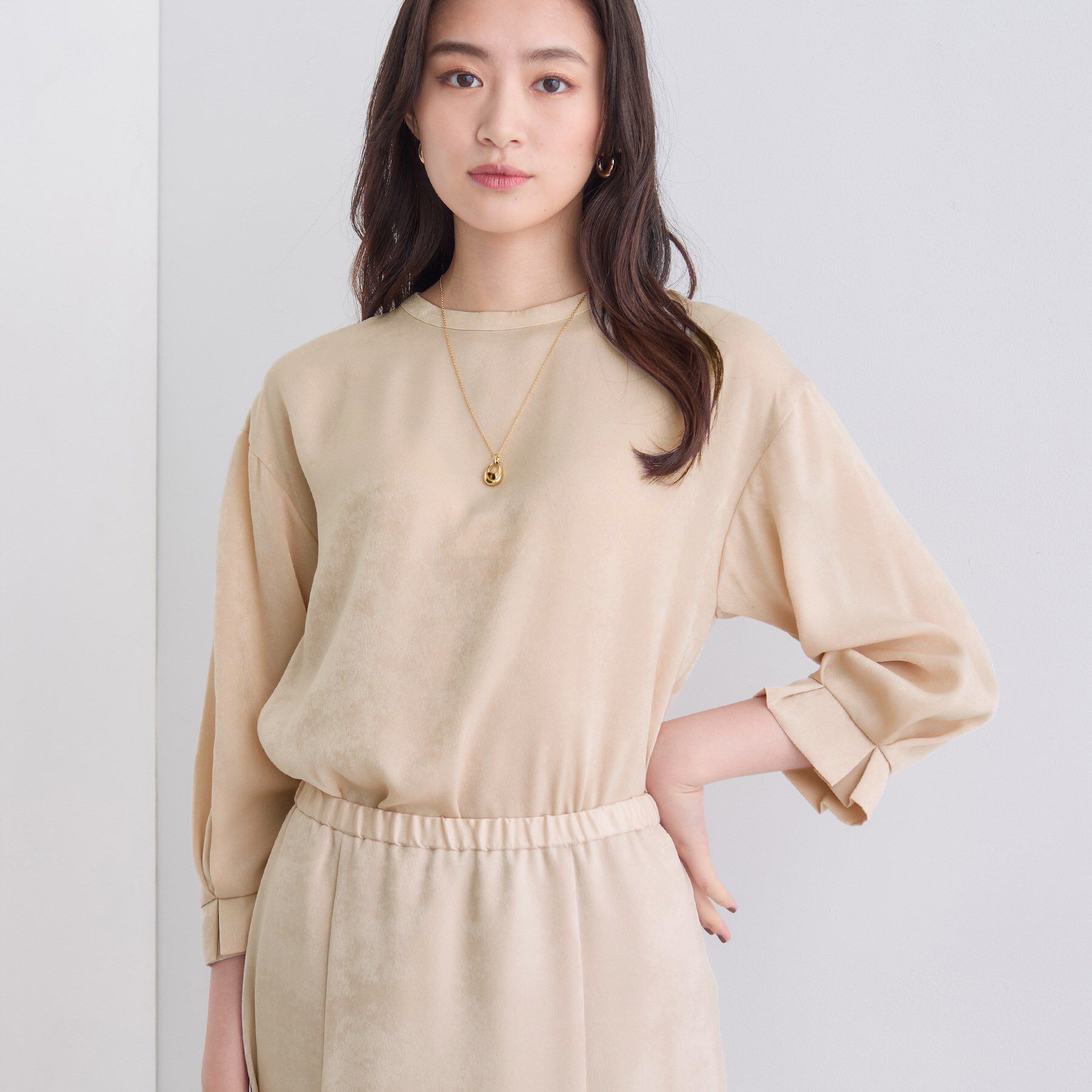 INDIVI「【セットアップ可能】スエード調サテンブラウス」|シャツ・ブラウス|