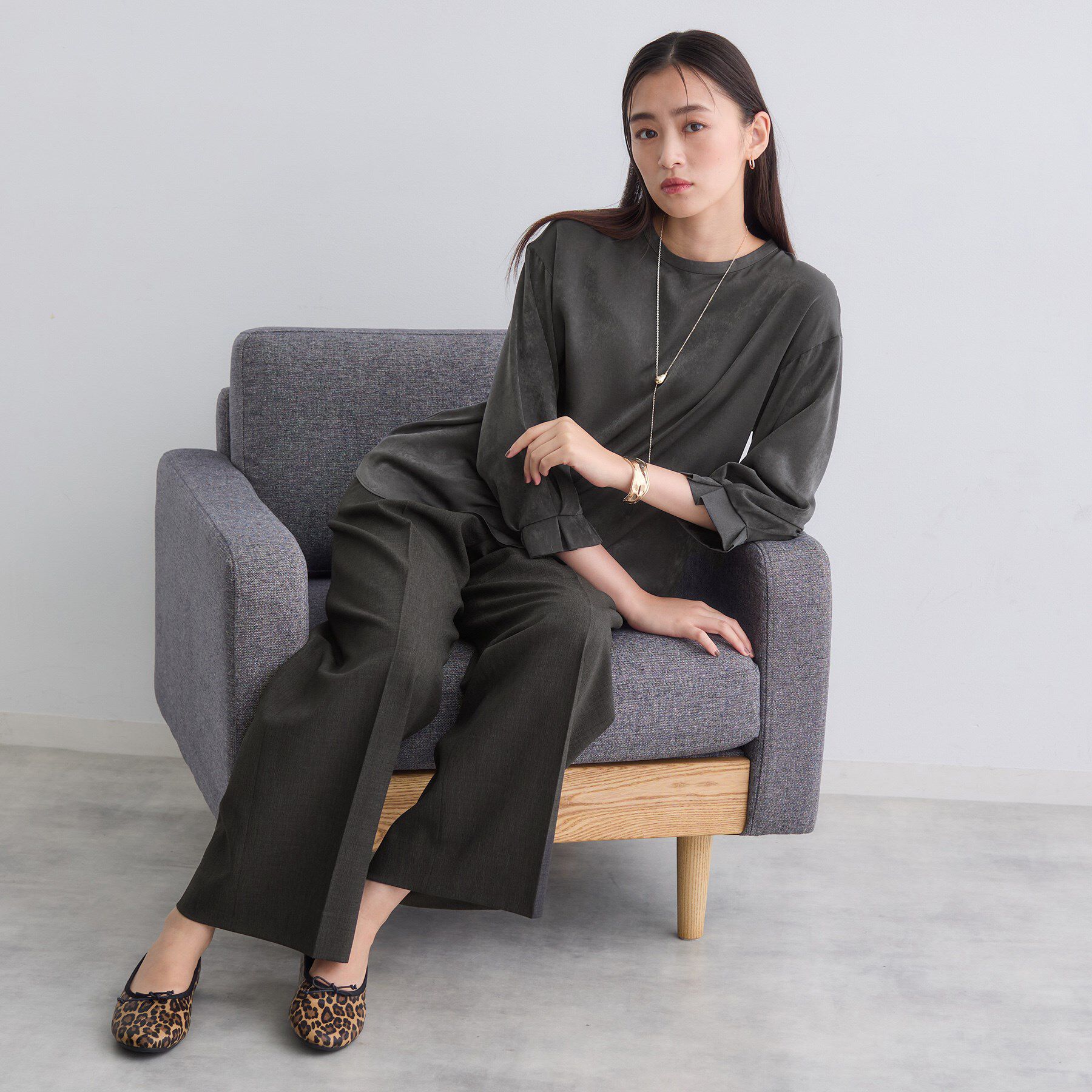 INDIVI「【セットアップ可能】スエード調サテンブラウス」|シャツ・ブラウス|