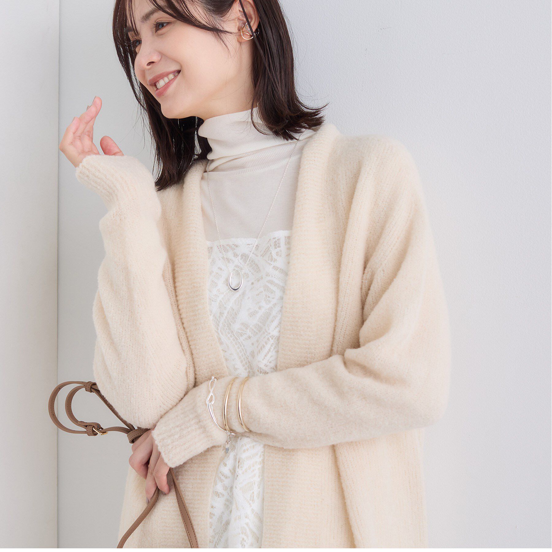 INDIVI「【エアリー素材】ブークレ着流しニットカーディガン」|カーディガン|グレージュ(050)