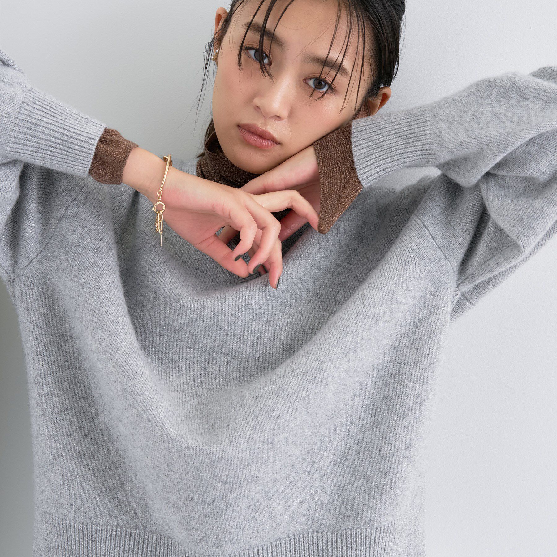 INDIVI「【洗える／カシミヤ混】ミドルゲージVネックニット」|ニット・セーター|グレー(912)