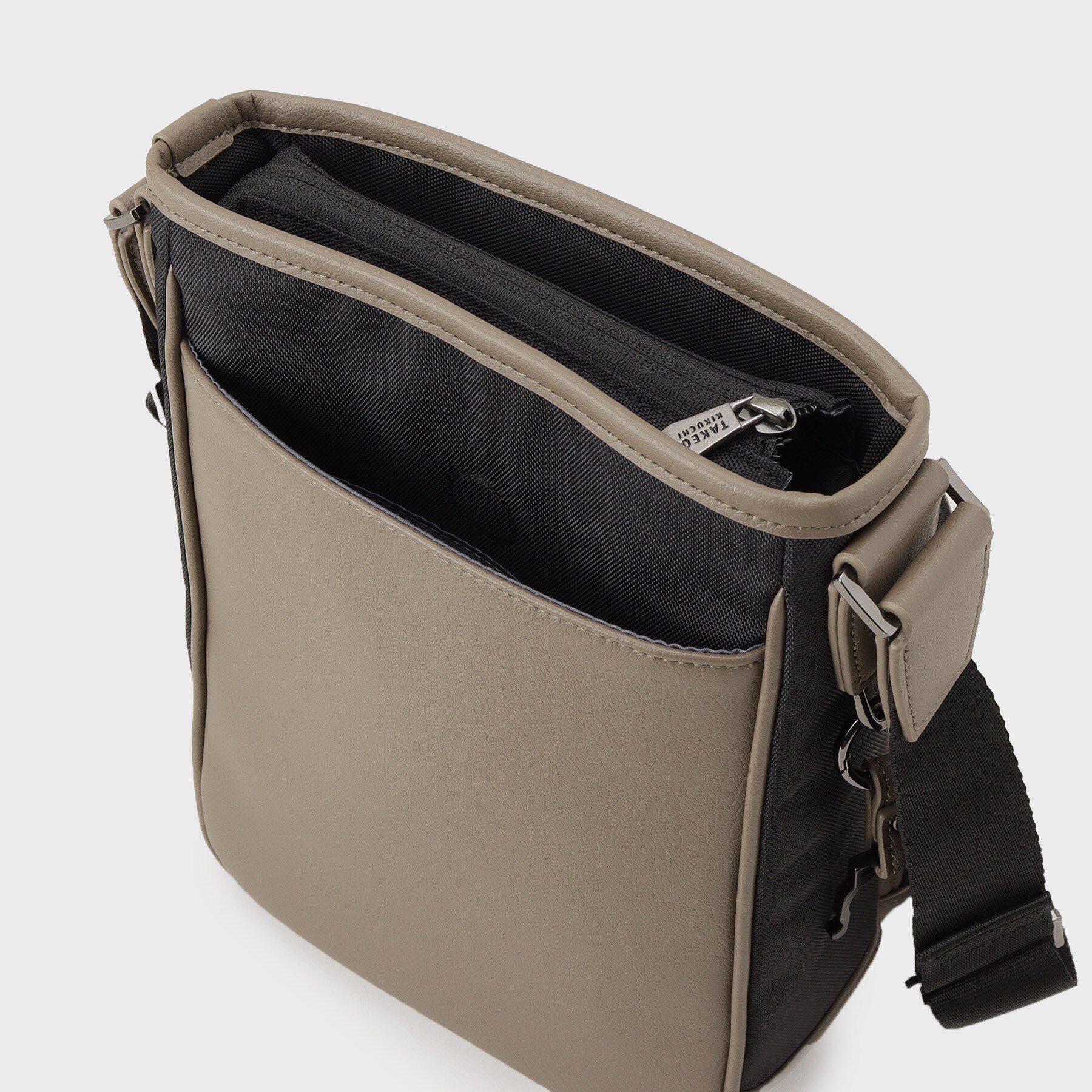 TAKEO KIKUCHI「【撥水機能】 CORDLEY（R）スマートショルダー」|ショルダー・メッセンジャー|