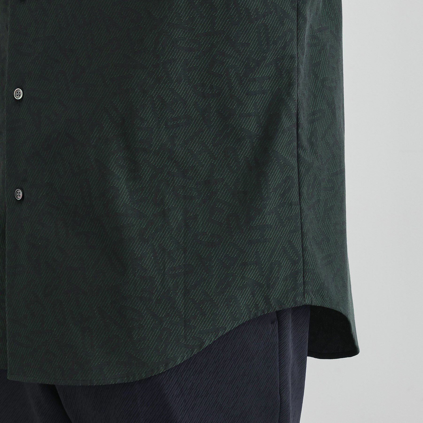 TAKEO KIKUCHI「ランダムロゴ ドビーシャツ」|シャツ・ブラウス|