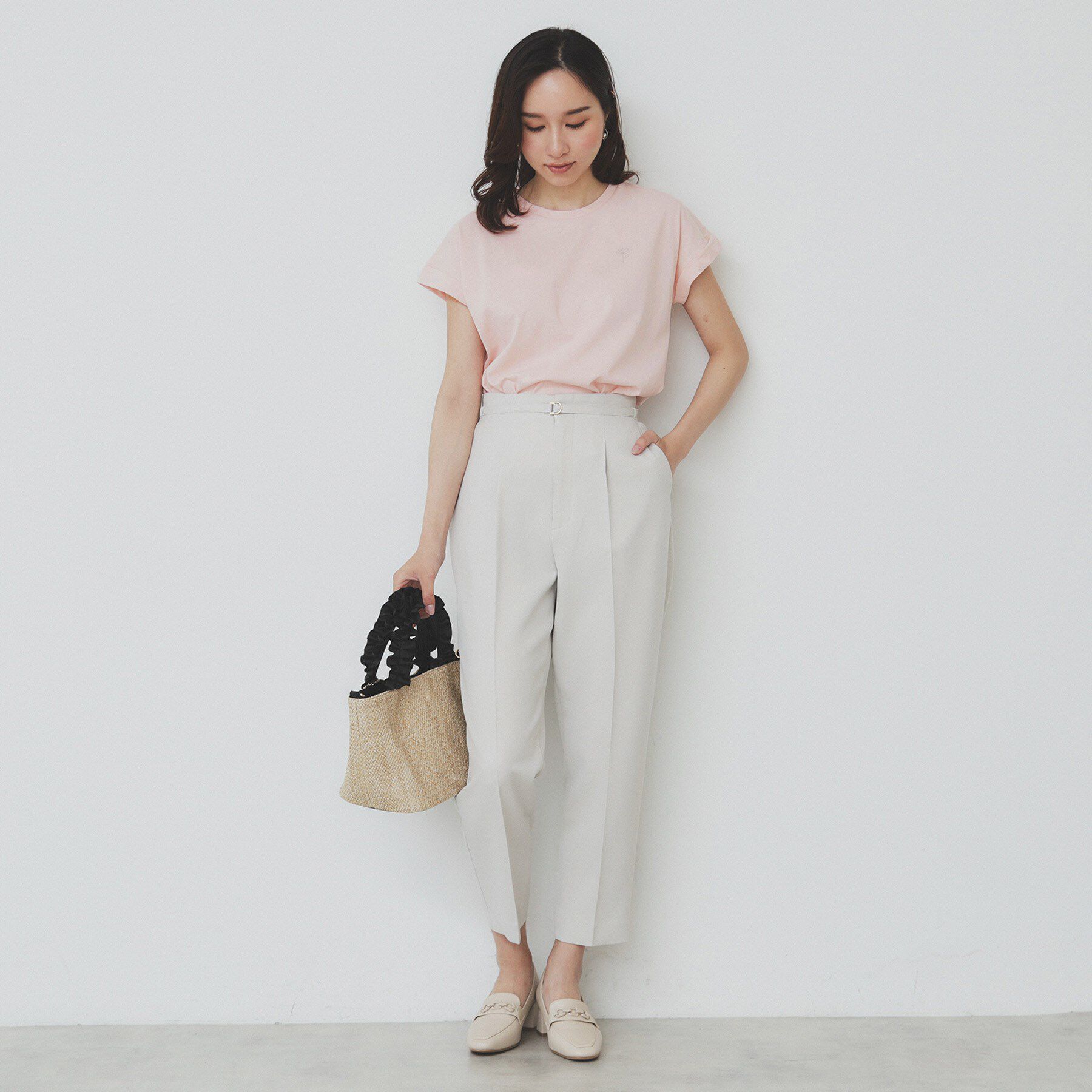 index「《6色展開/S-3Lサイズ》フラワー刺繍Tシャツ【汗ジミ防止/吸水速乾/接触冷感/UVケア/洗濯機洗」|Tシャツ・カットソー|