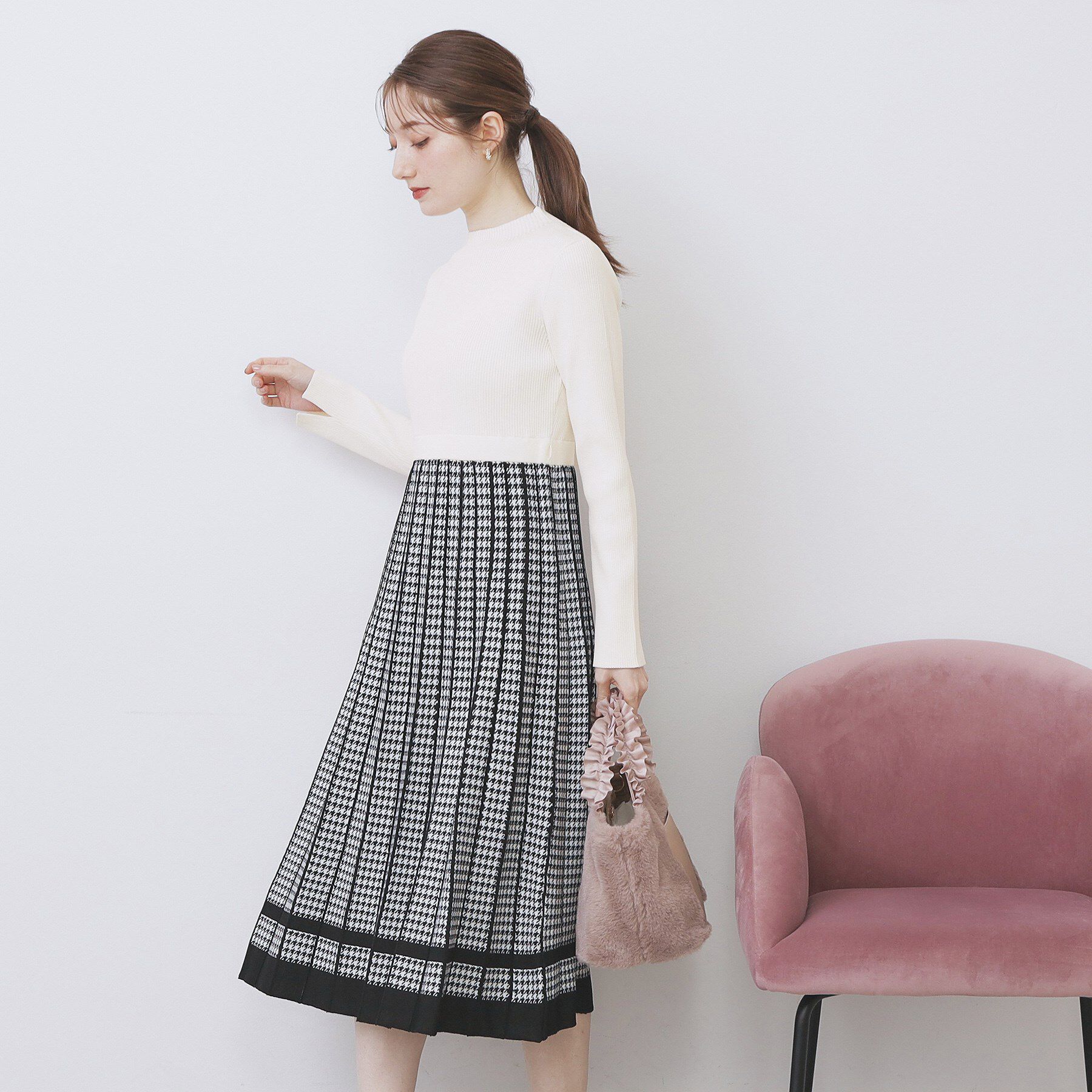 index「千鳥チェックバイカラーニットワンピース【洗濯機OK/抗ピル】」|ワンピース|