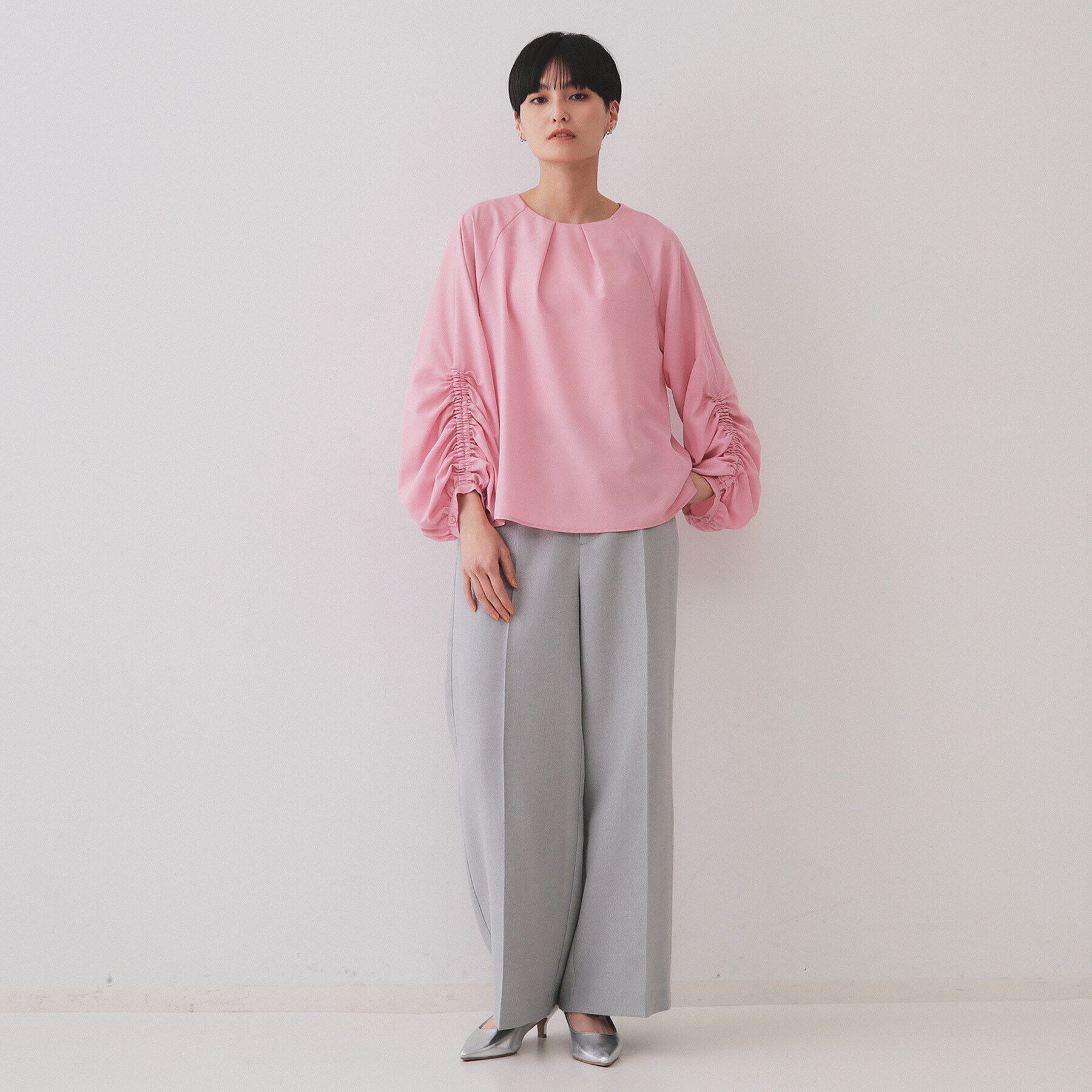 OPAQUE.CLIP「シャーリングスリーブブラウス【洗濯機洗い可】」|シャツ・ブラウス|