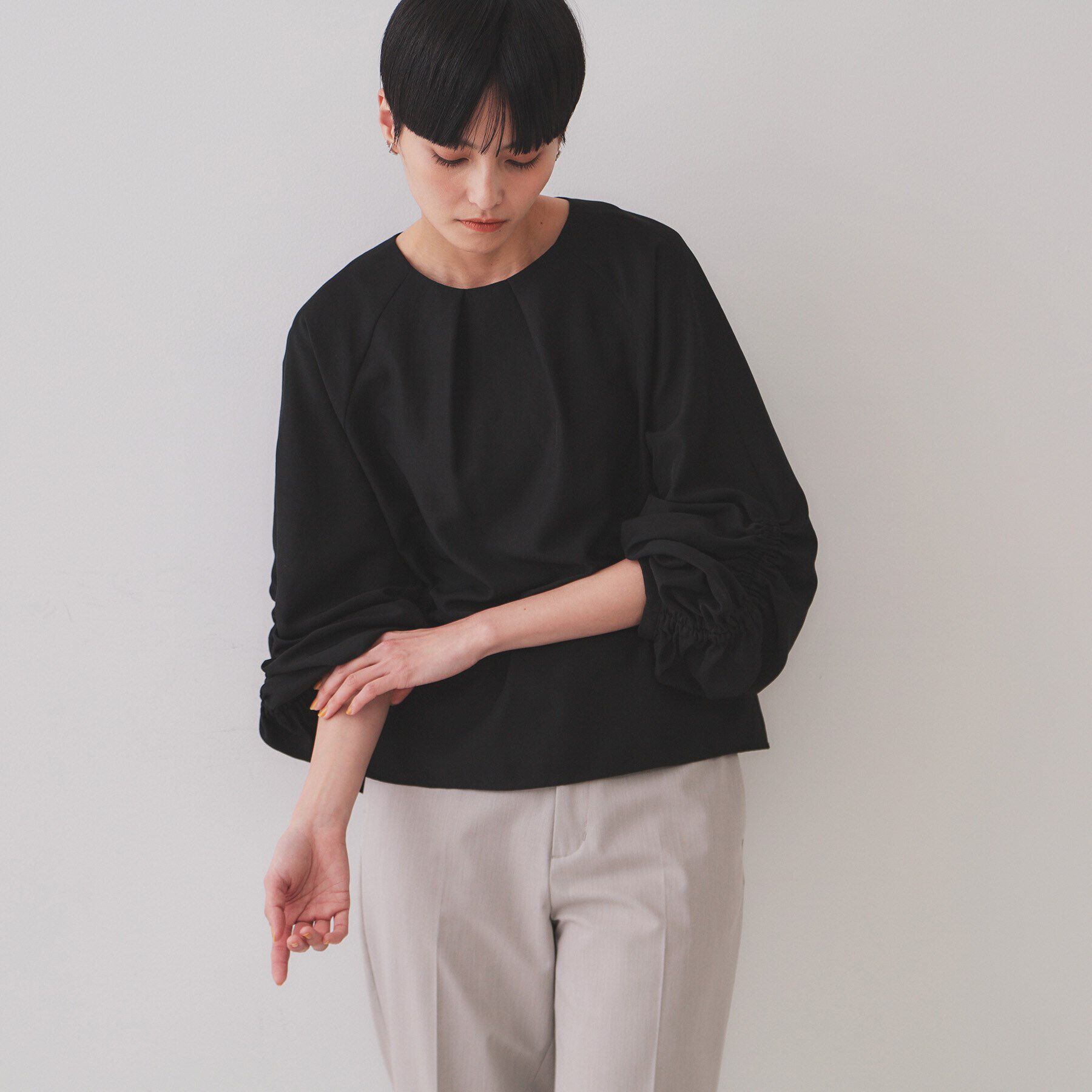 OPAQUE.CLIP「シャーリングスリーブブラウス【洗濯機洗い可】」|シャツ・ブラウス|