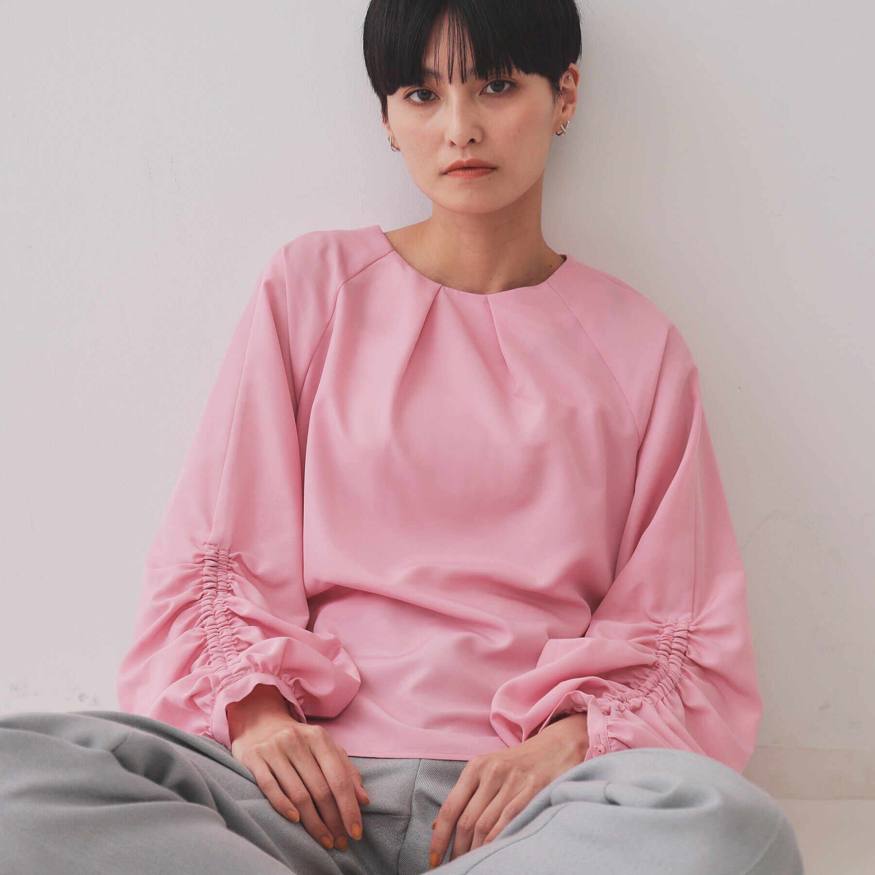OPAQUE.CLIP「シャーリングスリーブブラウス【洗濯機洗い可】」|シャツ・ブラウス|ピンク(071)