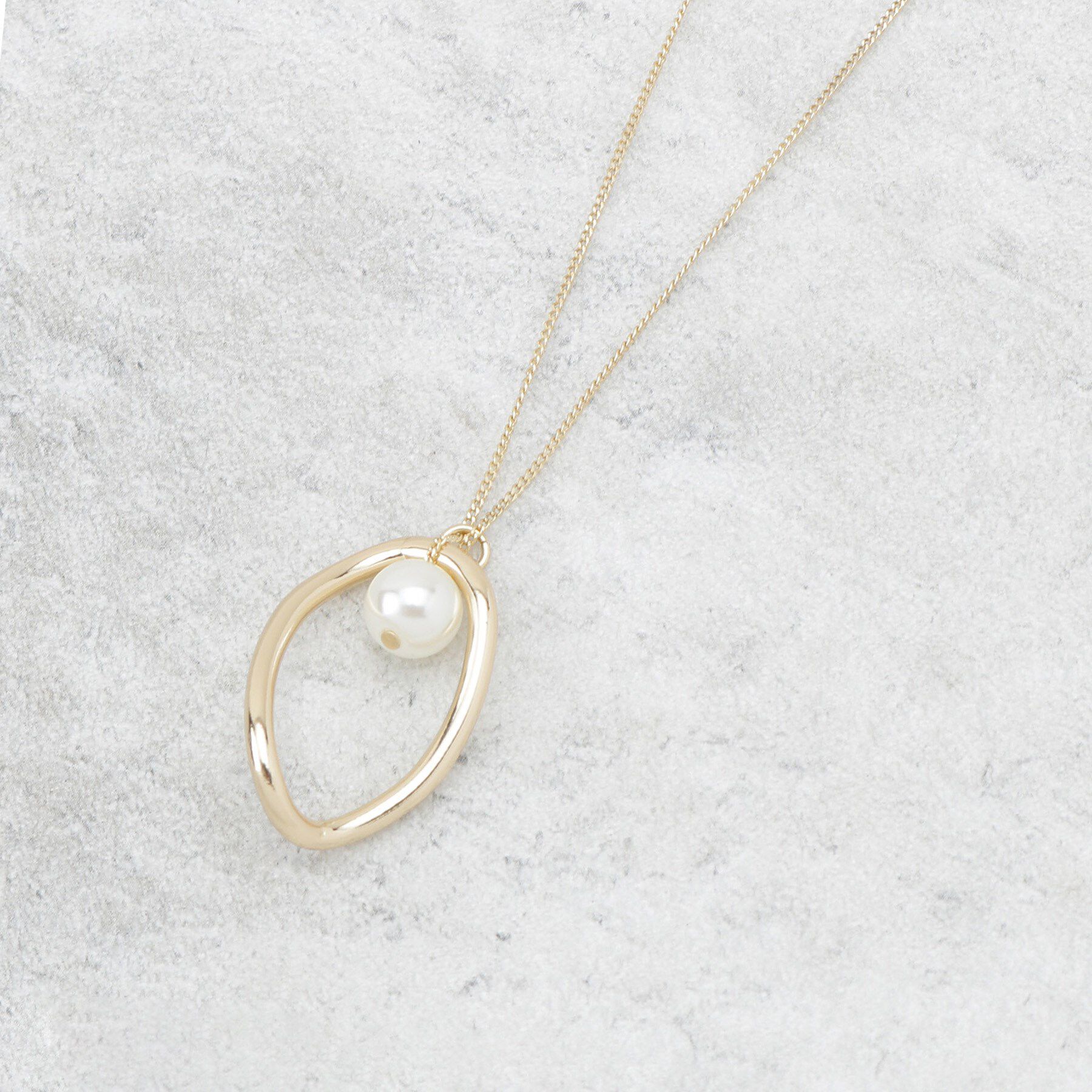 OPAQUE.CLIP「オーバルメタル&times;フェイクパール スライドネックレス」|ネックレス|