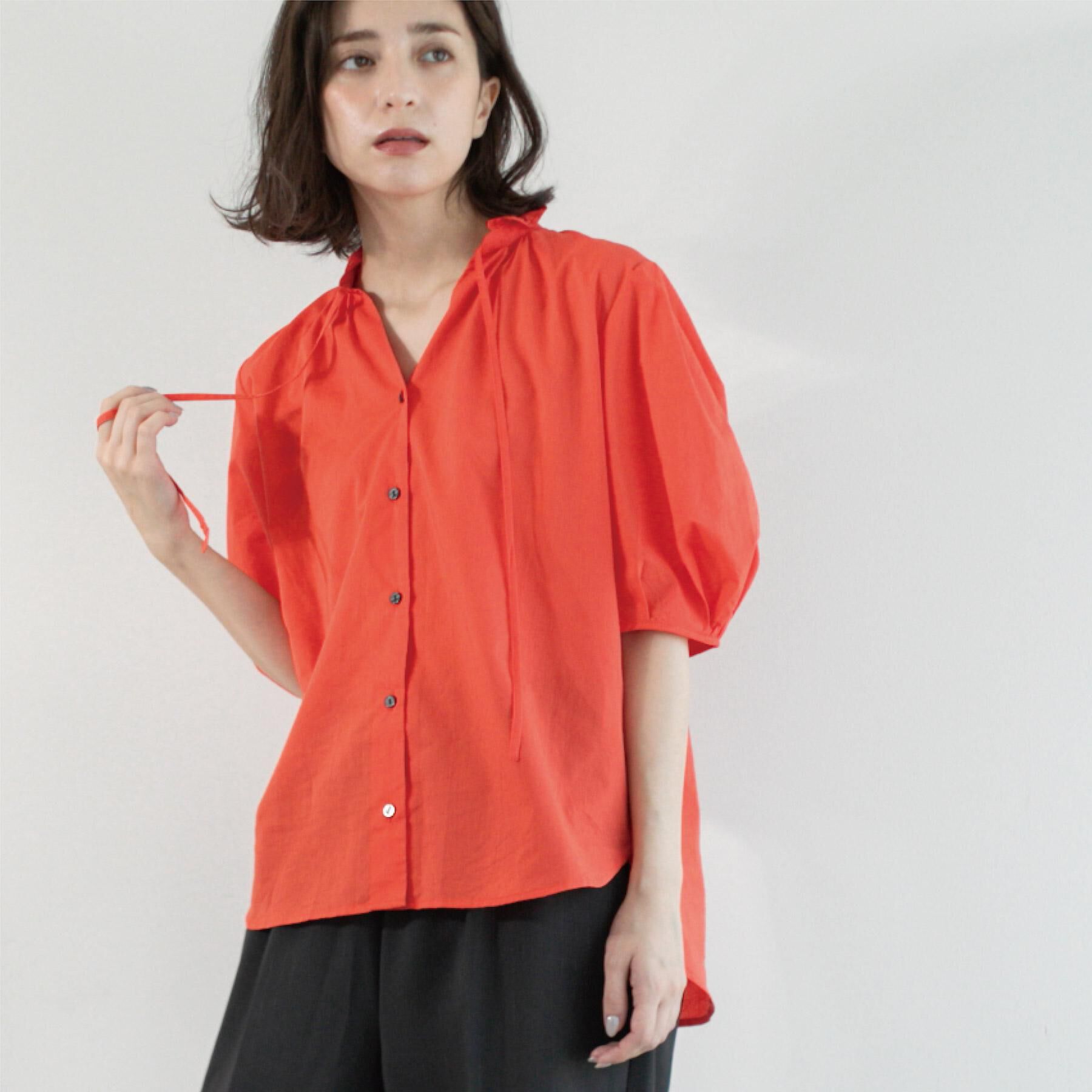 OPAQUE.CLIP「シアーフリルネックブラウス【洗濯機洗い可】」|シャツ・ブラウス|レッド(861)