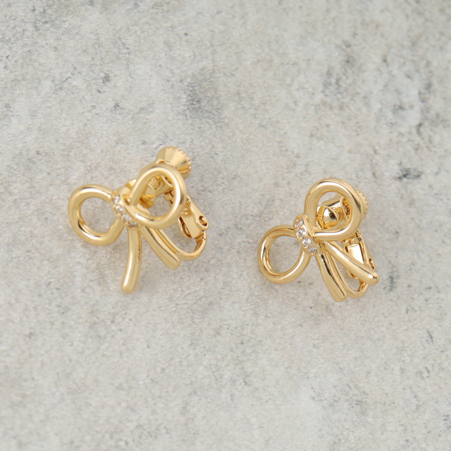 OPAQUE.CLIP「リボンメタルイヤリング」|イヤリング|