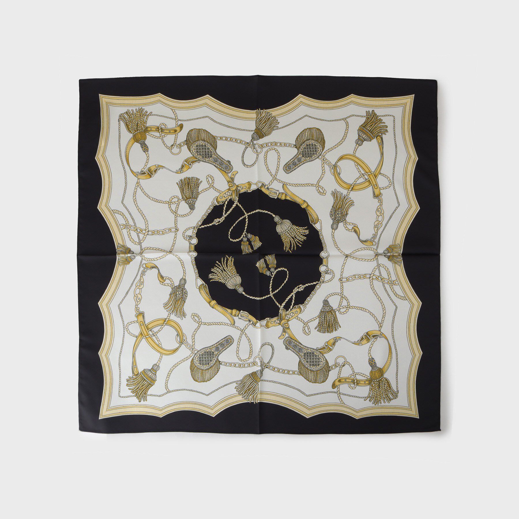 OPAQUE.CLIP「チェーン柄スクエア大判スカーフ」|バンダナ・スカーフ|ブラック(019)