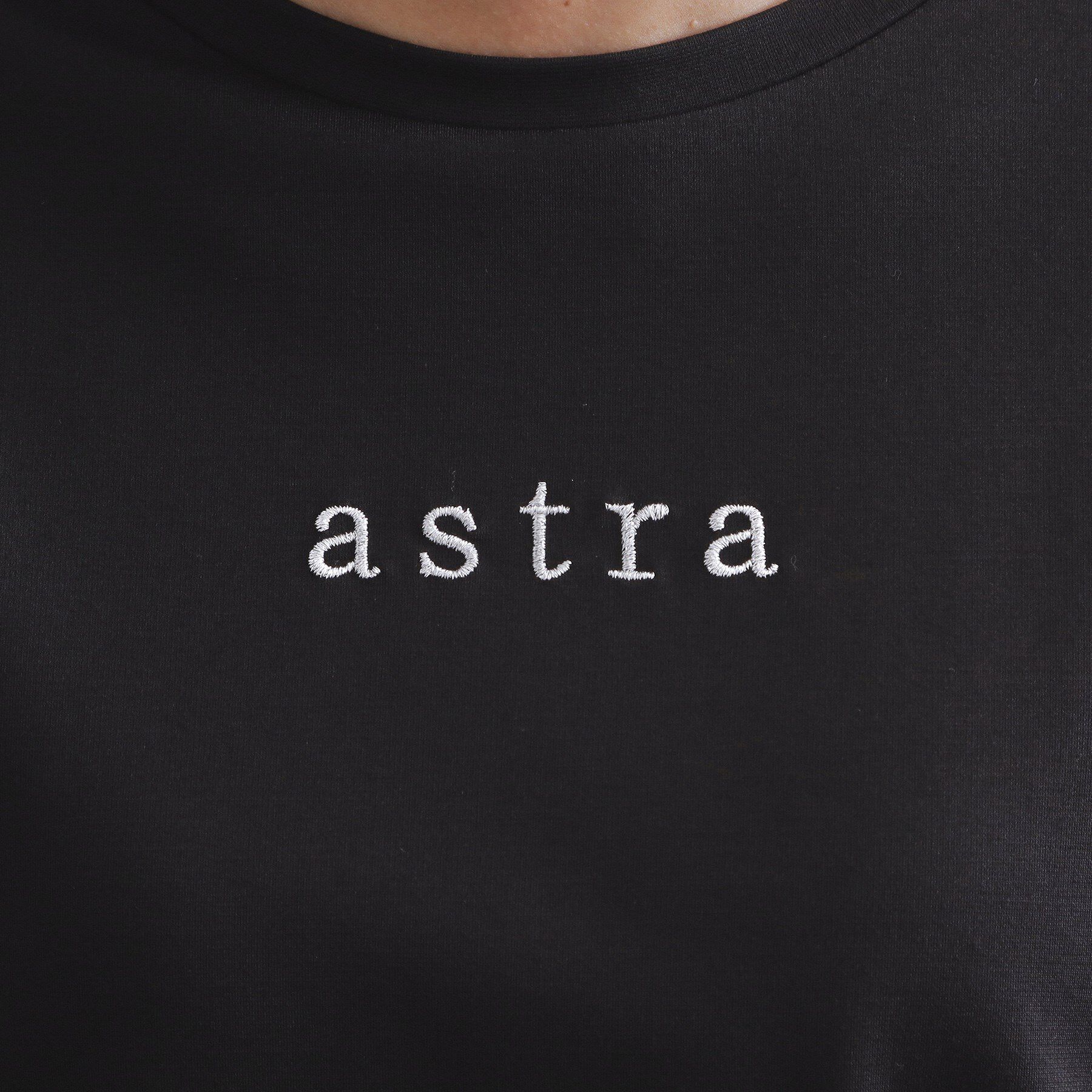 OPAQUE.CLIP「メタリック刺繍ロゴTシャツ【接触冷感/洗濯機洗い可】」|Tシャツ・カットソー|