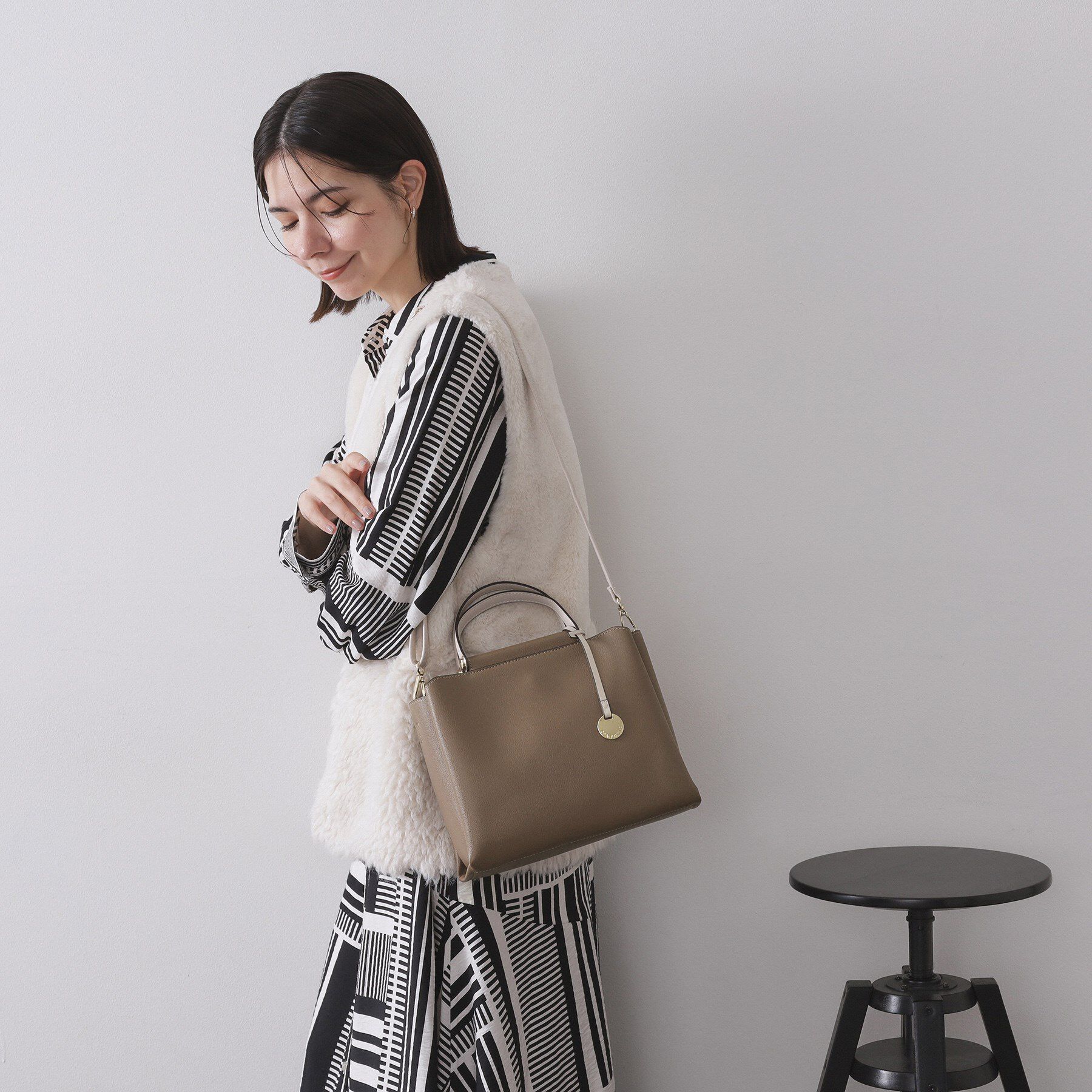 OPAQUE.CLIP「《BAILA掲載》3層仕様バイカラー合皮ミドルトートバッグ【軽量／2WAY】」|トートバッグ|