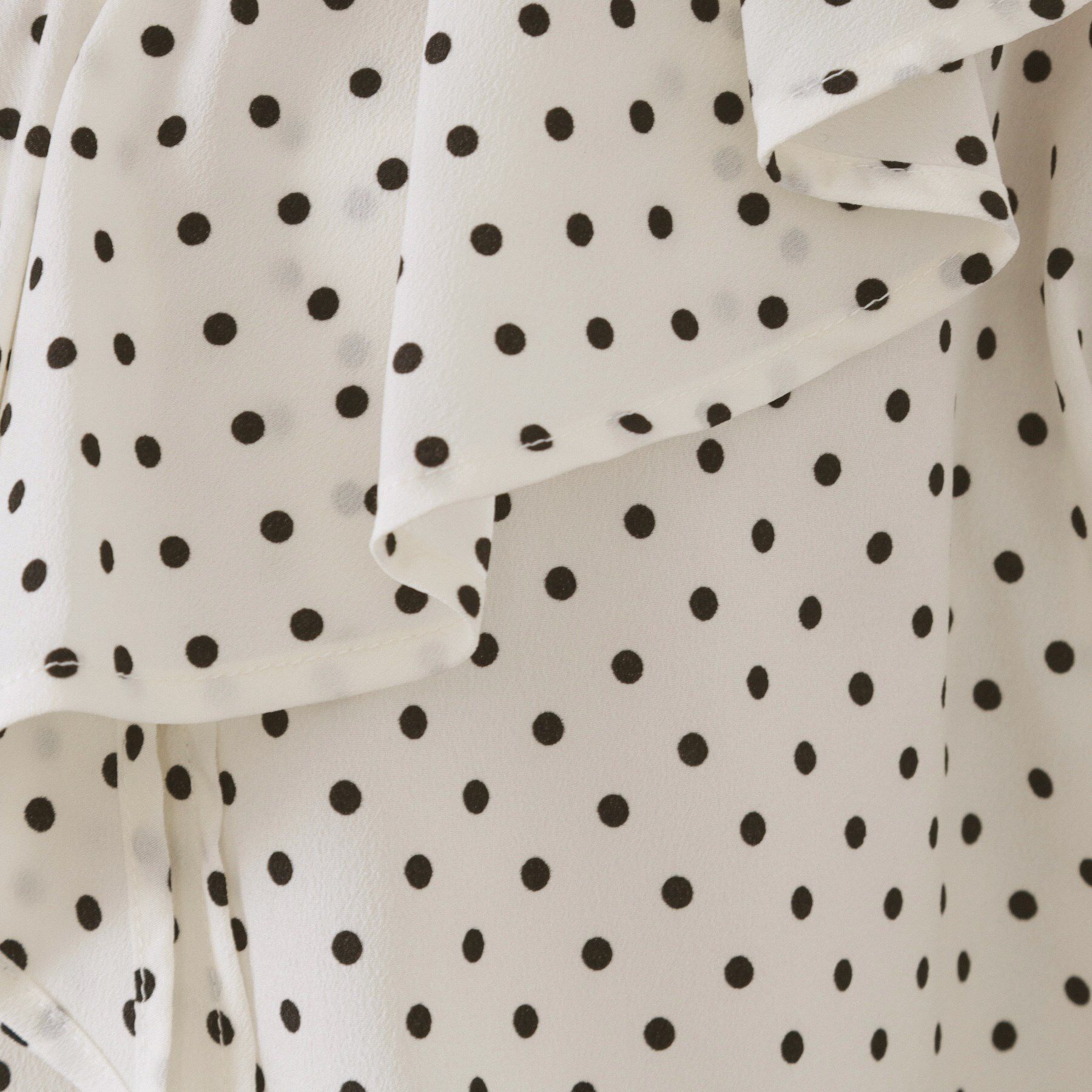 OPAQUE.CLIP「ドットプリントラッフルブラウス【洗濯機OK】」|シャツ・ブラウス|