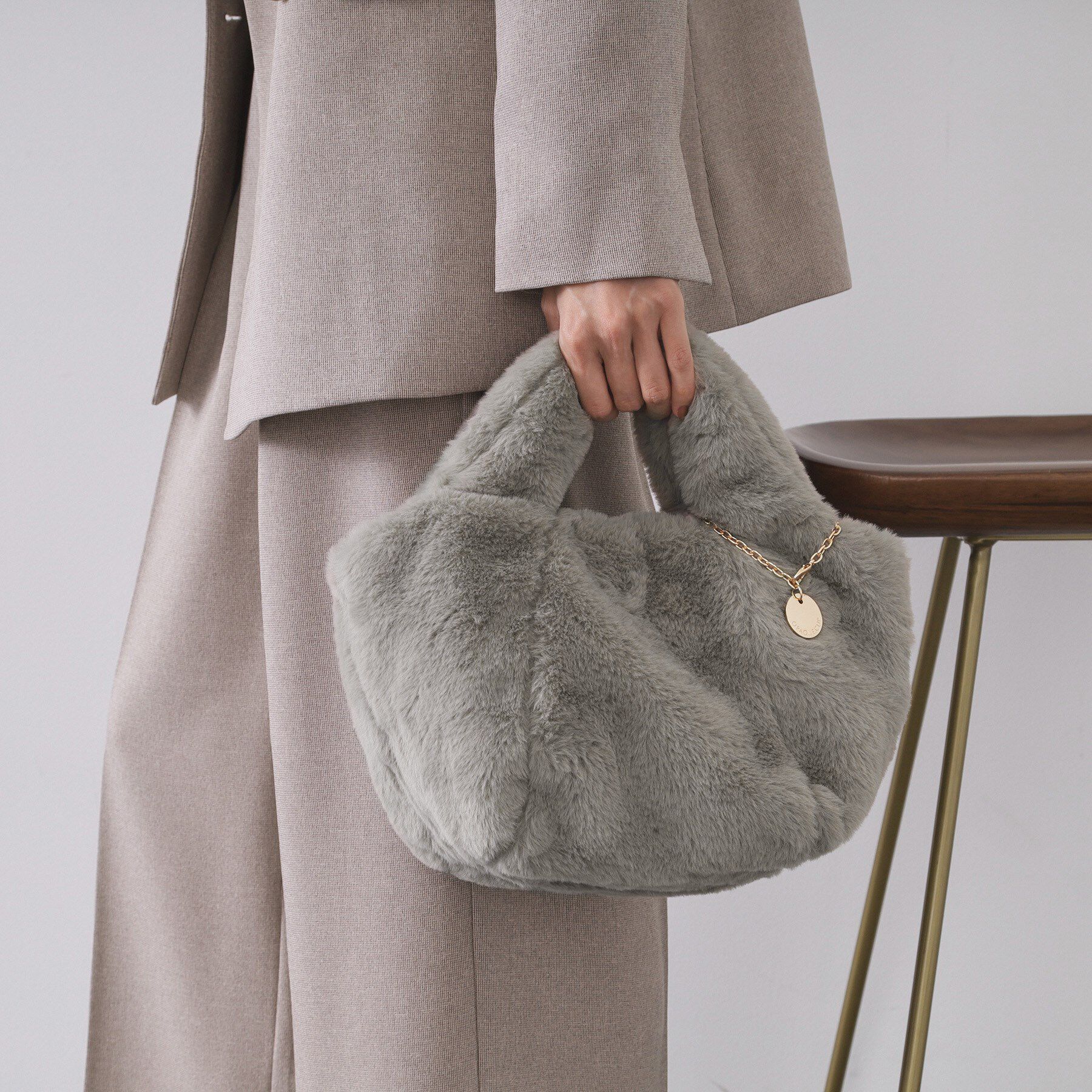 OPAQUE.CLIP「【2WAY】フェイクファーミドルトートバッグ」|トートバッグ|