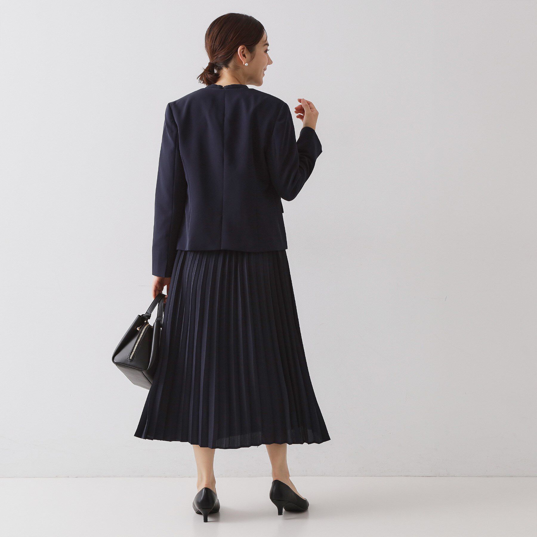 OPAQUE.CLIP「《通勤/セットアップ対応》 パイピングVネックジャケット【洗濯機OK】」|ノーカラージャケット|