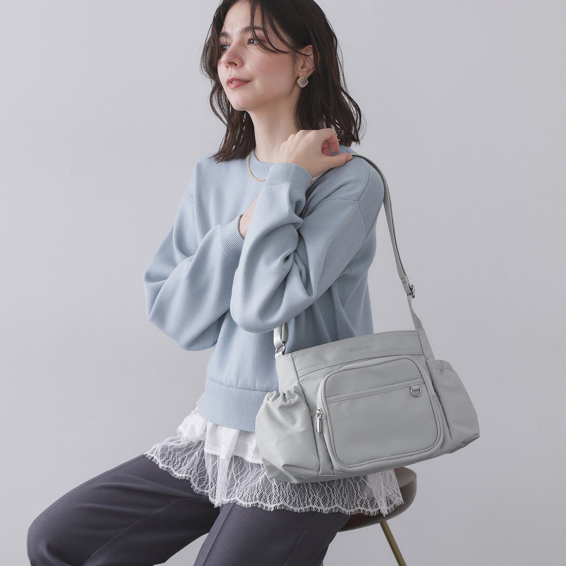 OPAQUE.CLIP「フロントポケット3層デザインショルダーバッグ【マルチポケット】」|ショルダー・メッセンジャー|グレー(012)
