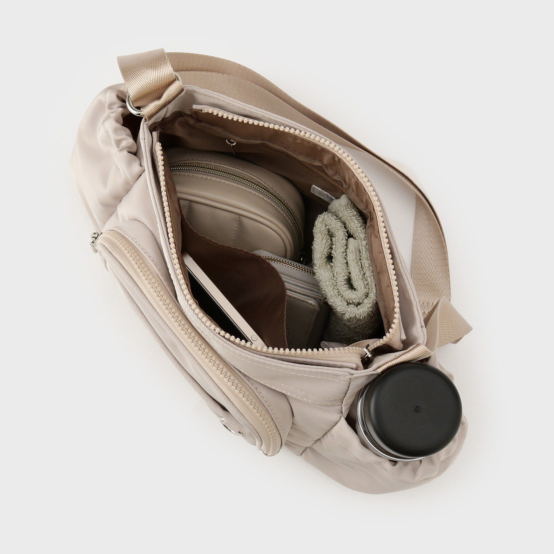 OPAQUE.CLIP「フロントポケット3層デザインショルダーバッグ【マルチポケット】」|ショルダー・メッセンジャー|