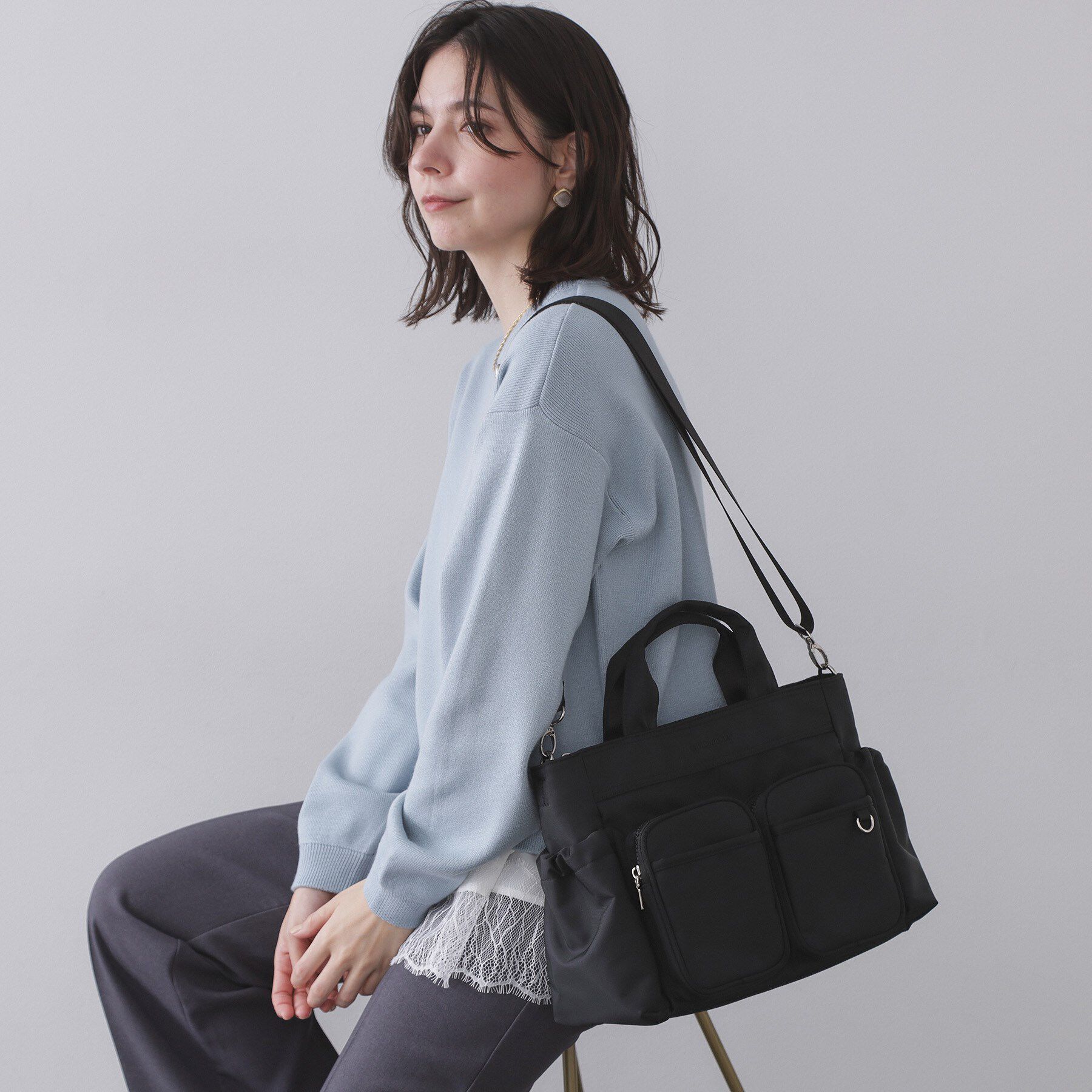 OPAQUE.CLIP「フロントWポケット3層デザインミドルトートバッグ【2WAY／マルチポケット】」|トートバッグ|ブラック(019)