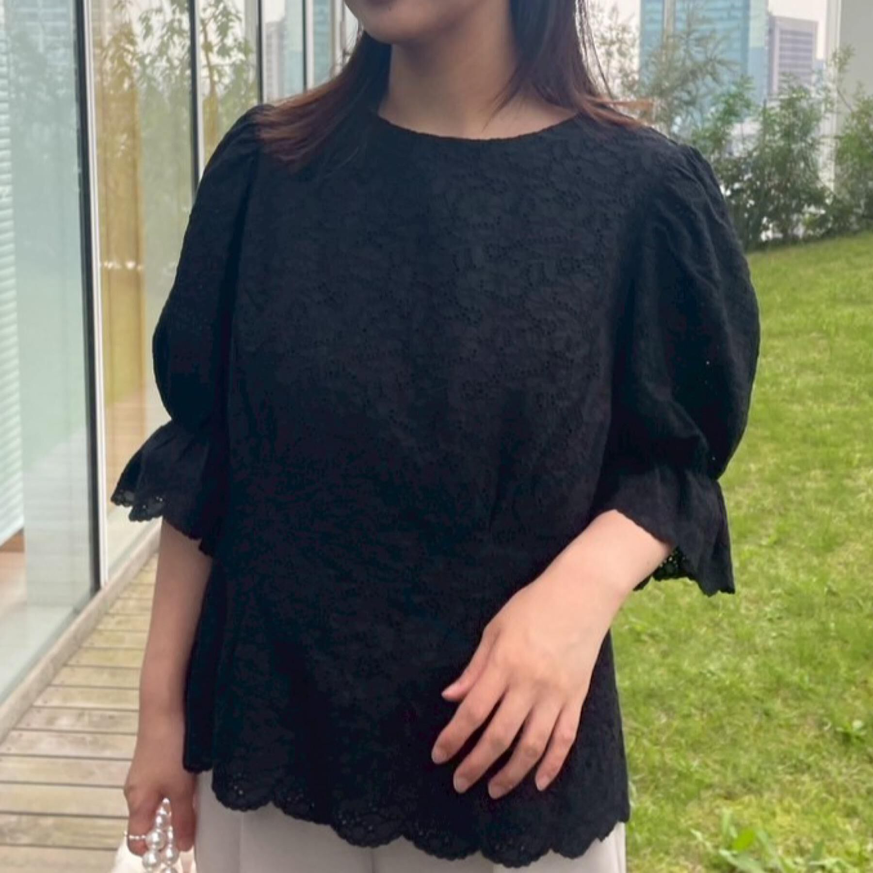 Couture broach「【一枚で着映える・花柄刺繍・5分袖】バックレースアップ カットワークレースブラウス」|シャツ・ブラウス|