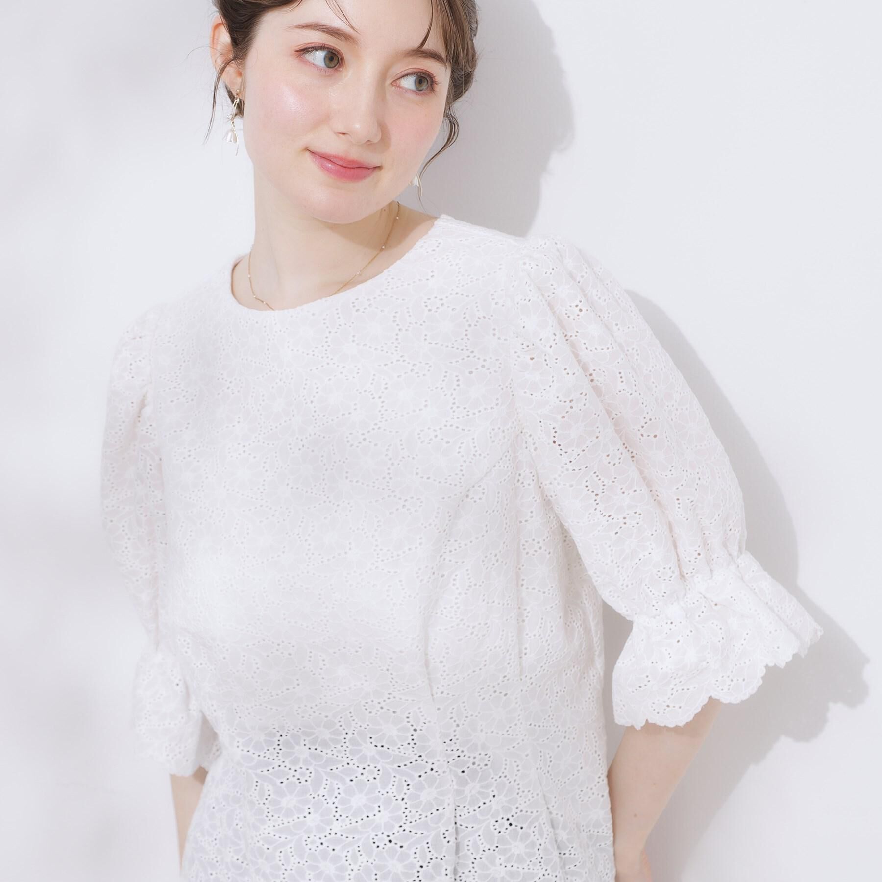 Couture broach「【一枚で着映える・花柄刺繍・5分袖】バックレースアップ カットワークレースブラウス」|シャツ・ブラウス|