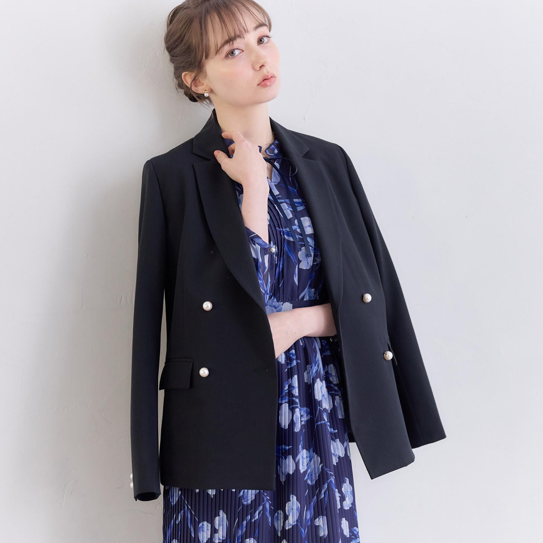 Couture broach「【洗える・通勤】パール調ボタン テーラードジャケット」|テーラードジャケット|ネイビー(094)