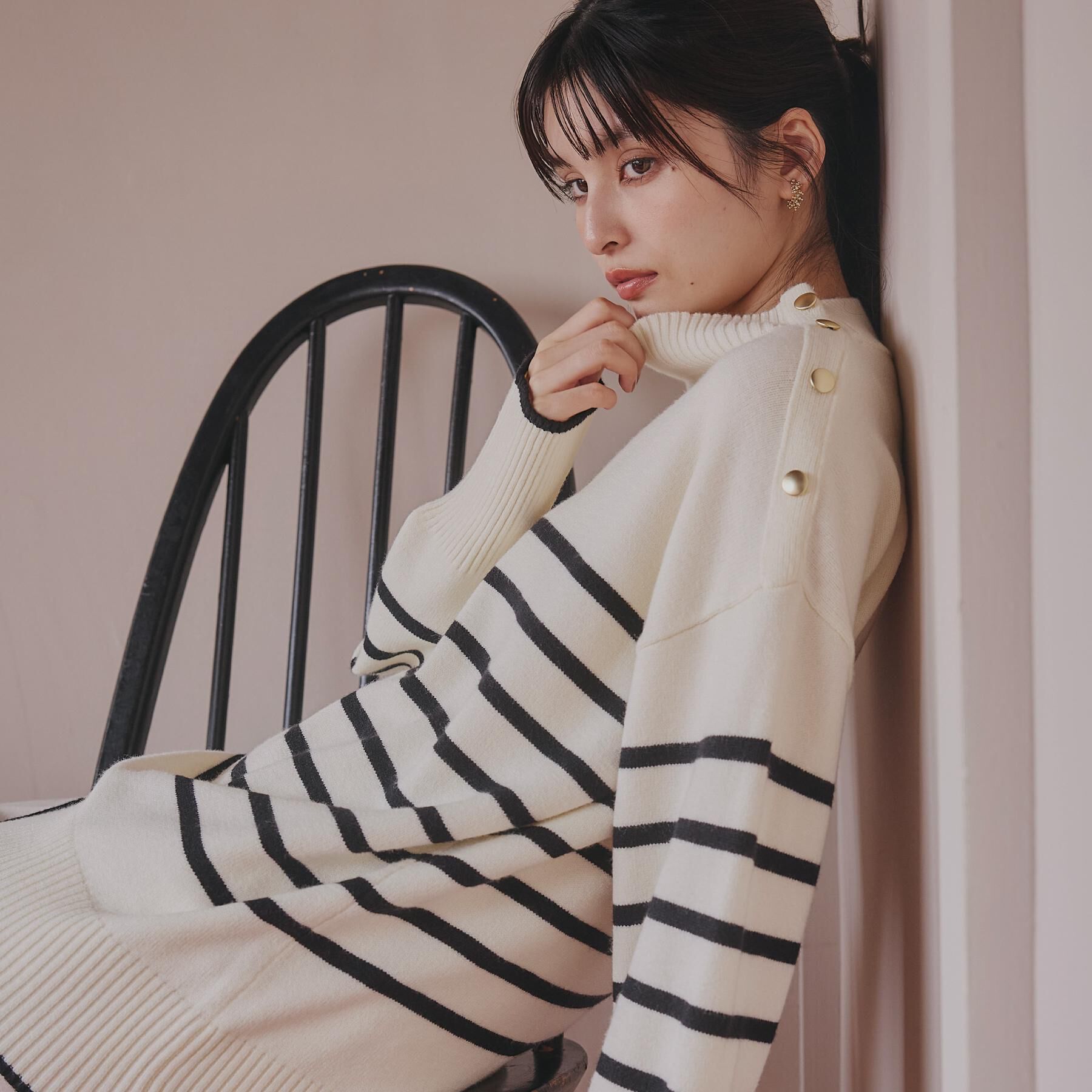 THE SHOP TK「【インしないで着られる】金ボタン ハイネックニット/毛玉になりにくい/静電気防止/洗濯機OK」|ニット・セーター|