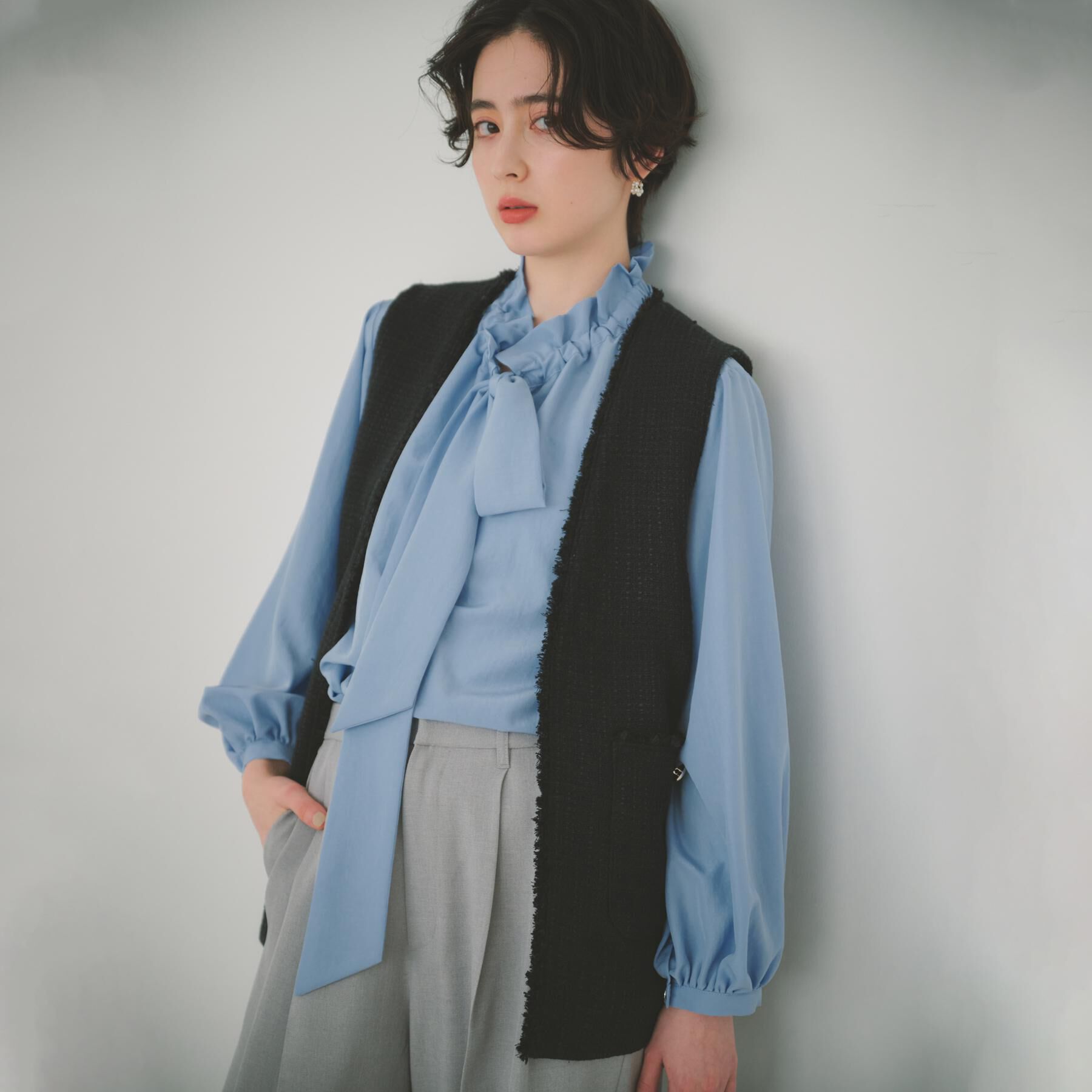 THE SHOP TK「【通勤にもカジュアルにも】ギャザーリボンタイブラウス」|シャツ・ブラウス|