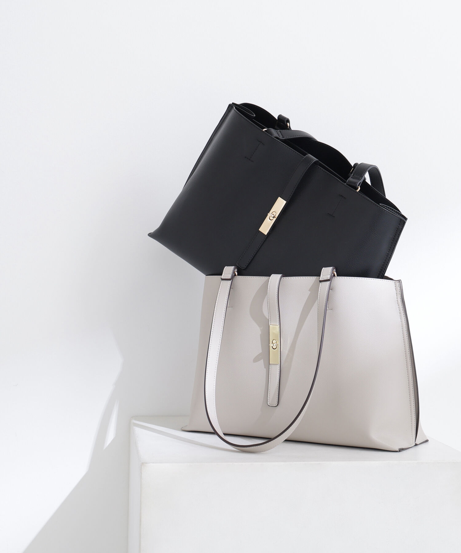  「エブリデイラージトートバッグ」|トートバッグ|クロ