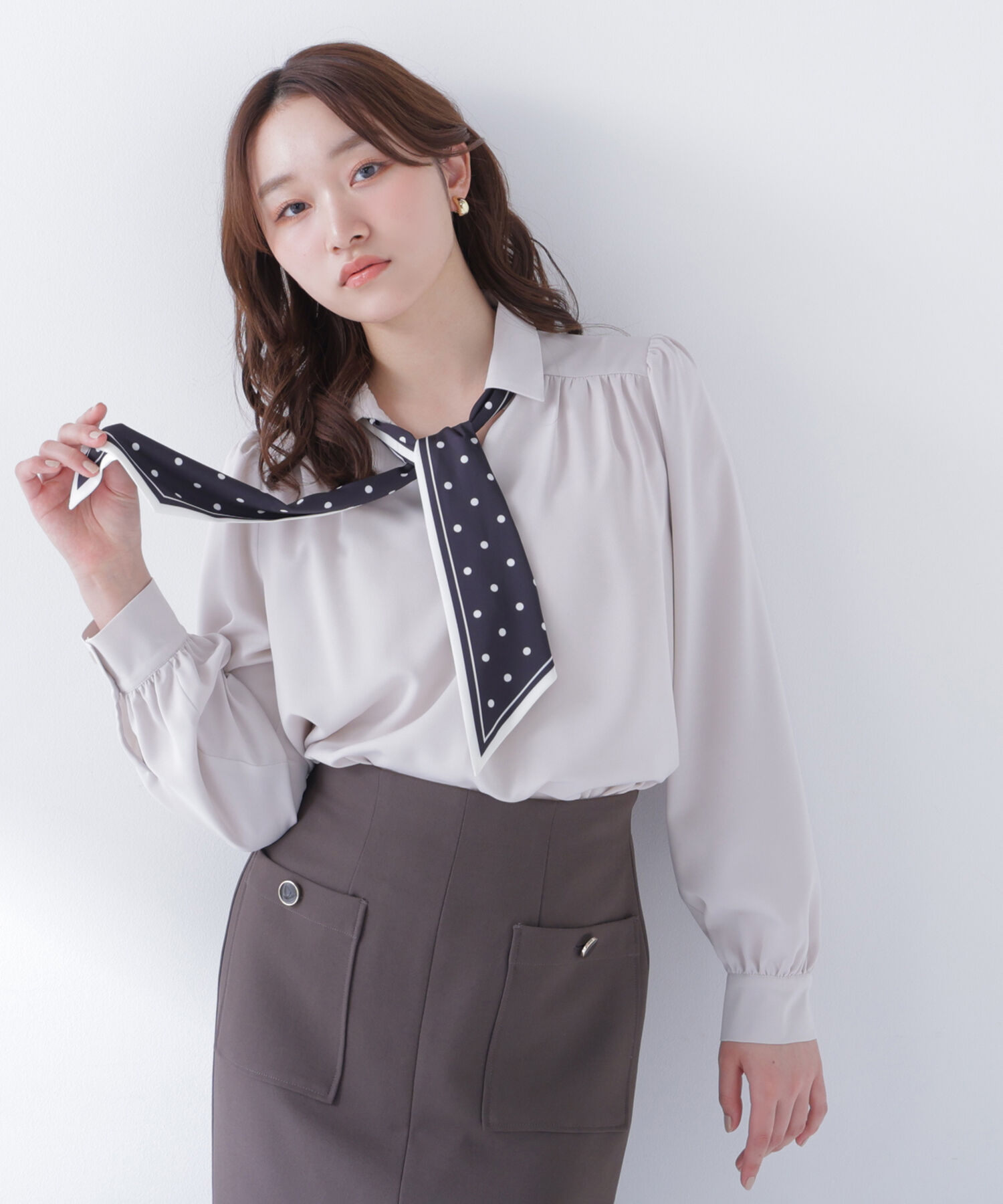  「デザインスカーフ付ブラウス」|シャツ・ブラウス|