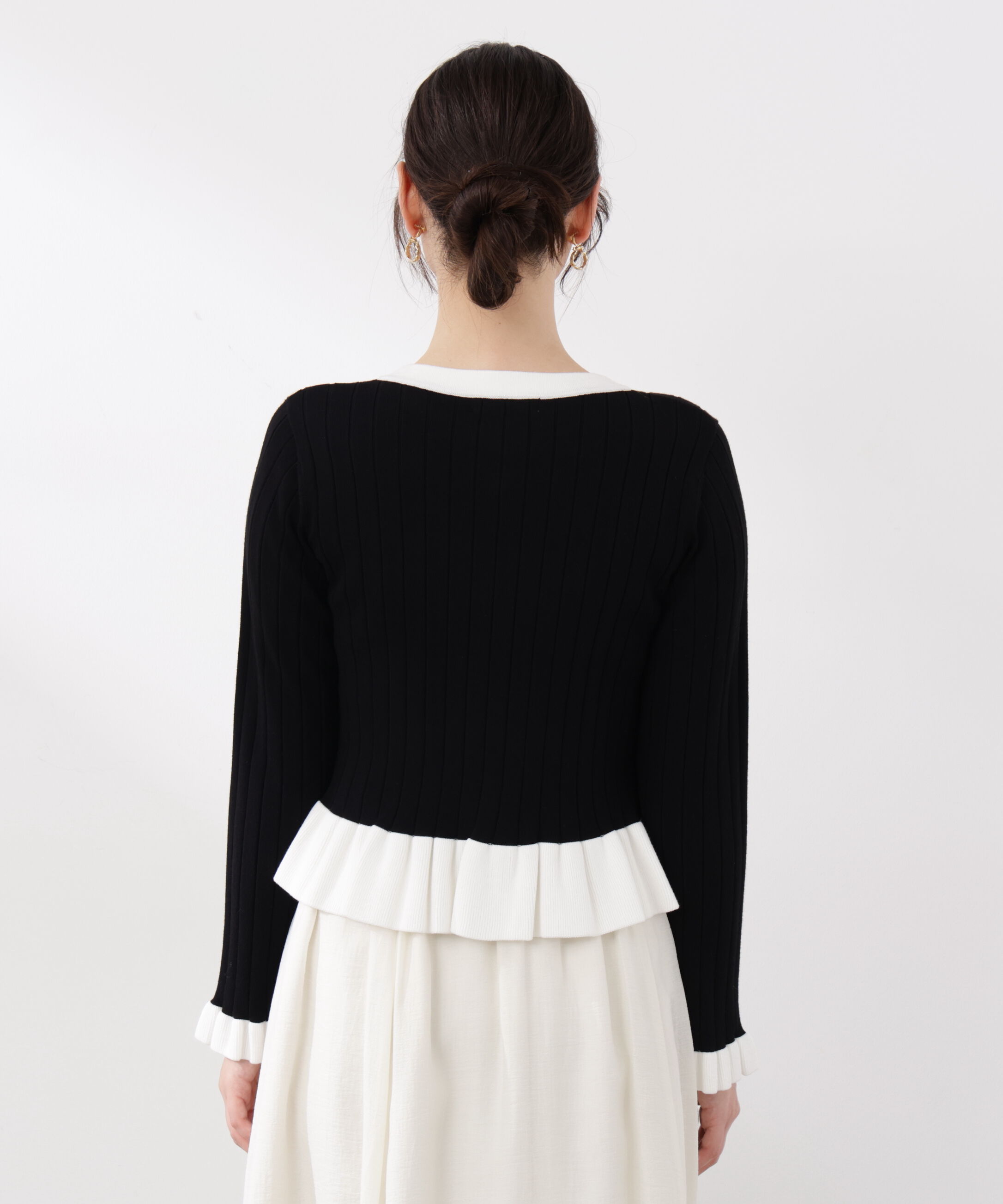 PROPORTION BODY DRESSING「ボタン付きペプラムニット26SS」|ニット・セーター|