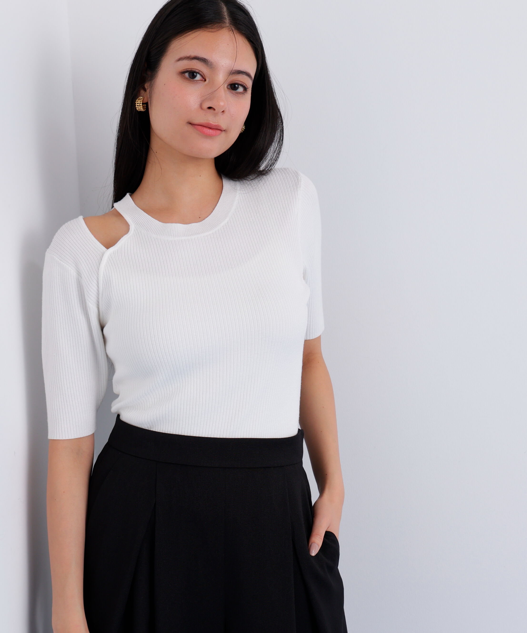  「［美香さん着用］カッティングニットプルオーバー」|ニット・セーター|