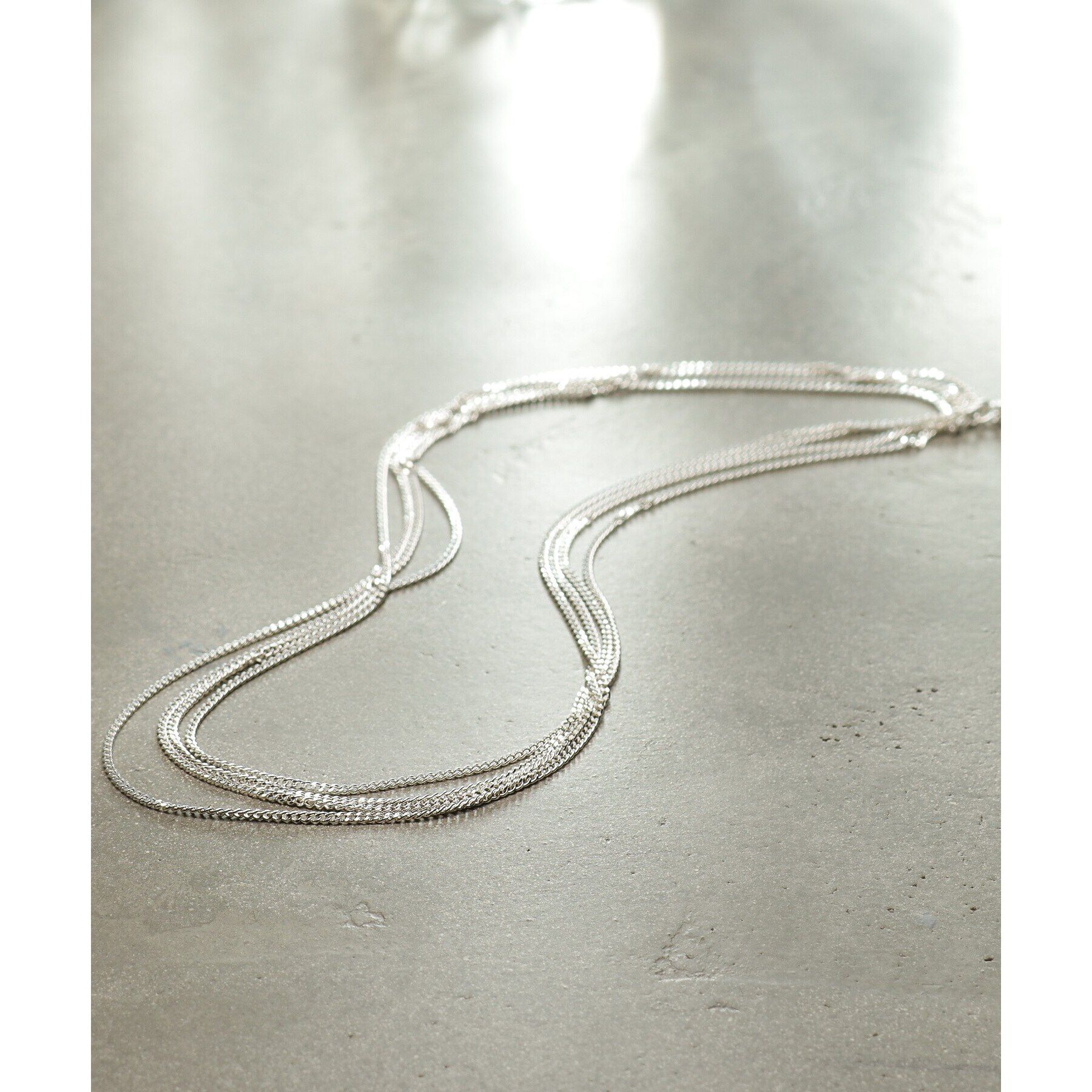 COCOSHNIK ONKITSCH「シルバー カーブチェーン レイヤード ネックレス」|ネックレス|