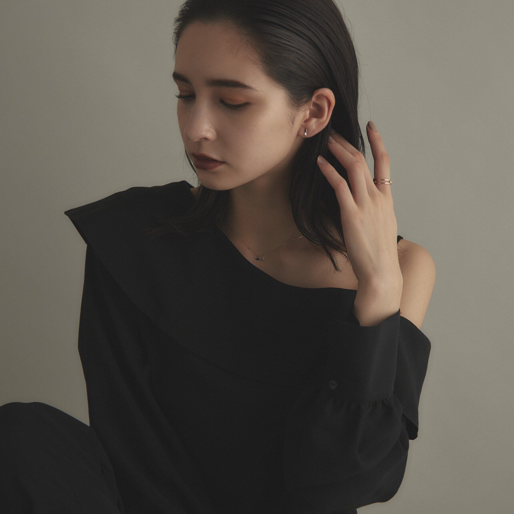 COCOSHNIK「K10ダイヤモンド バケットカットレクタングル スタッドピアス」|ピアス|