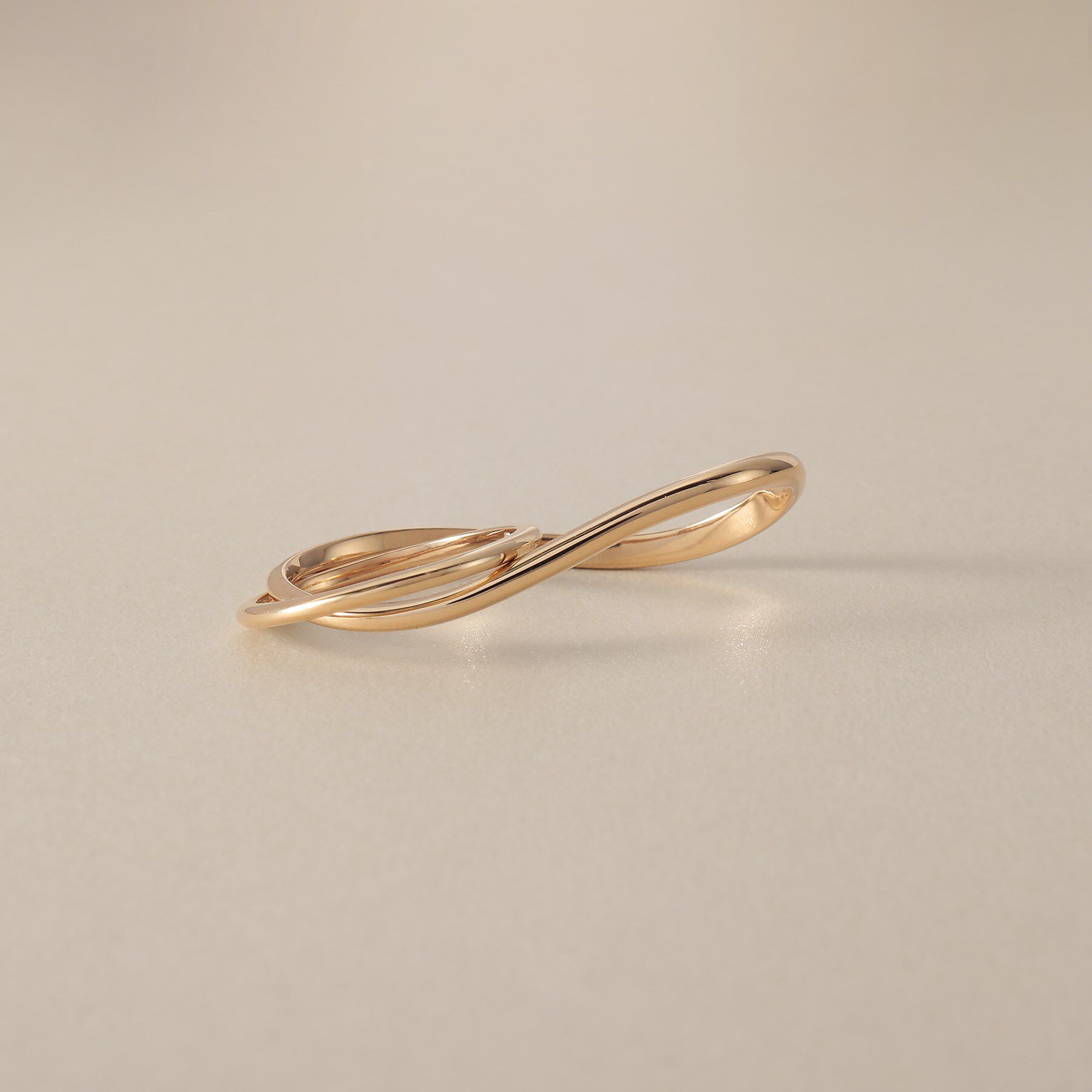 COCOSHNIK「K10ウェーブラインダブルフィンガー リング」|リング|