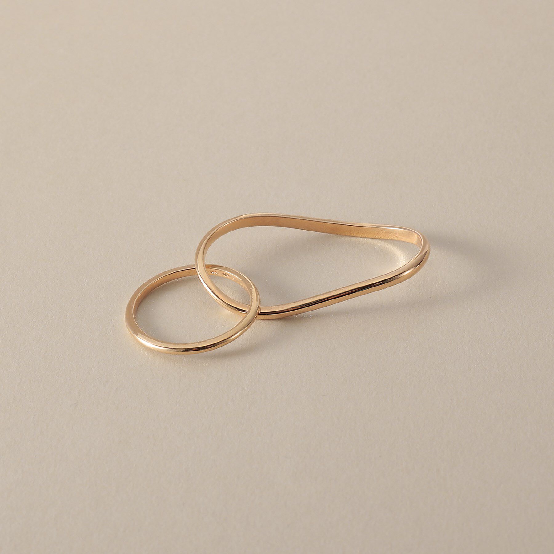 COCOSHNIK「K10ウェーブラインダブルフィンガー リング」|リング|