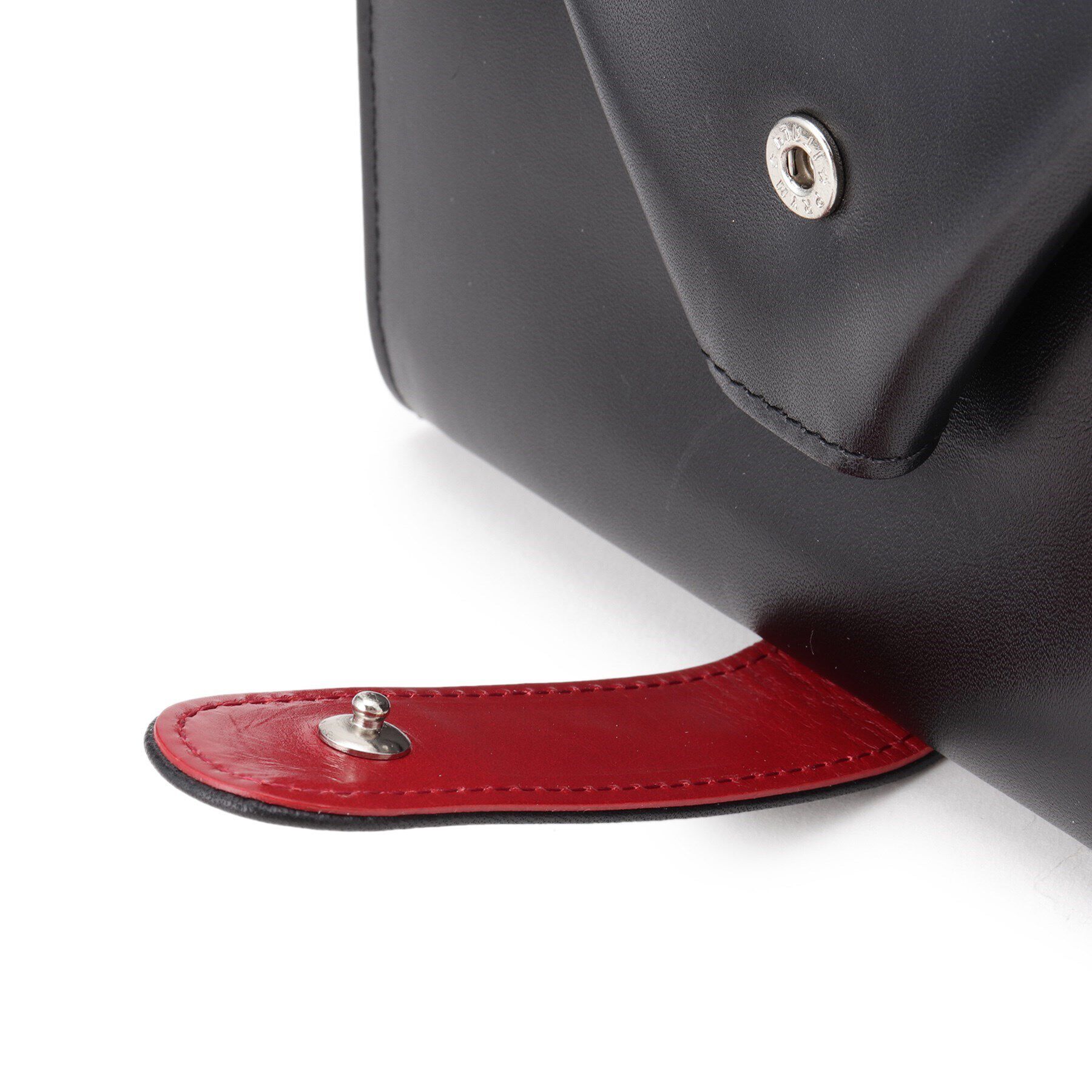 HIROKO HAYASHI「LEO(レオ)マルチ財布 黒&times;赤」|財布|