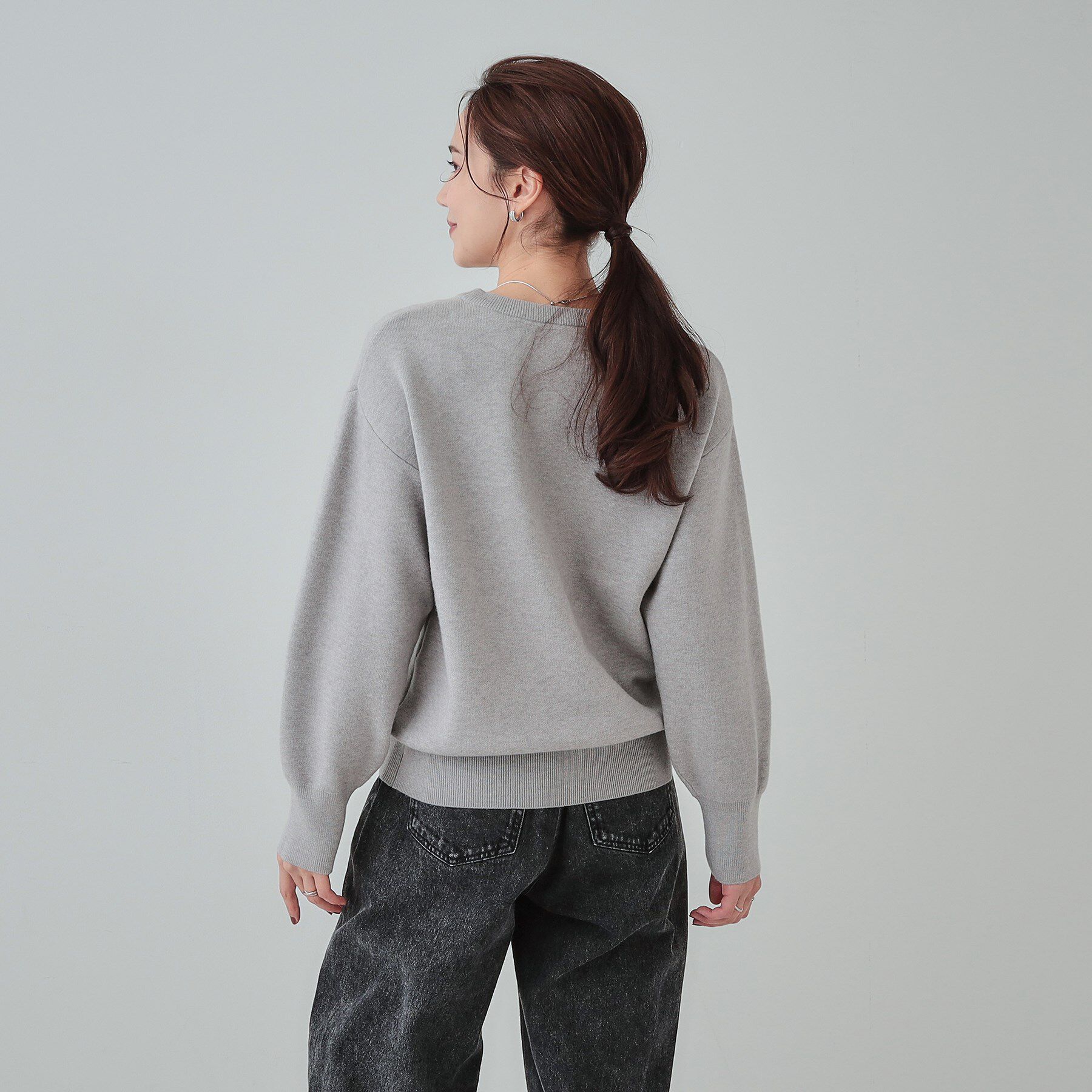 SHOO･LA･RUE「【洗える/ちくちくしにくい/静電気軽減】スウェットライク ロゴニット」|ニット・セーター|